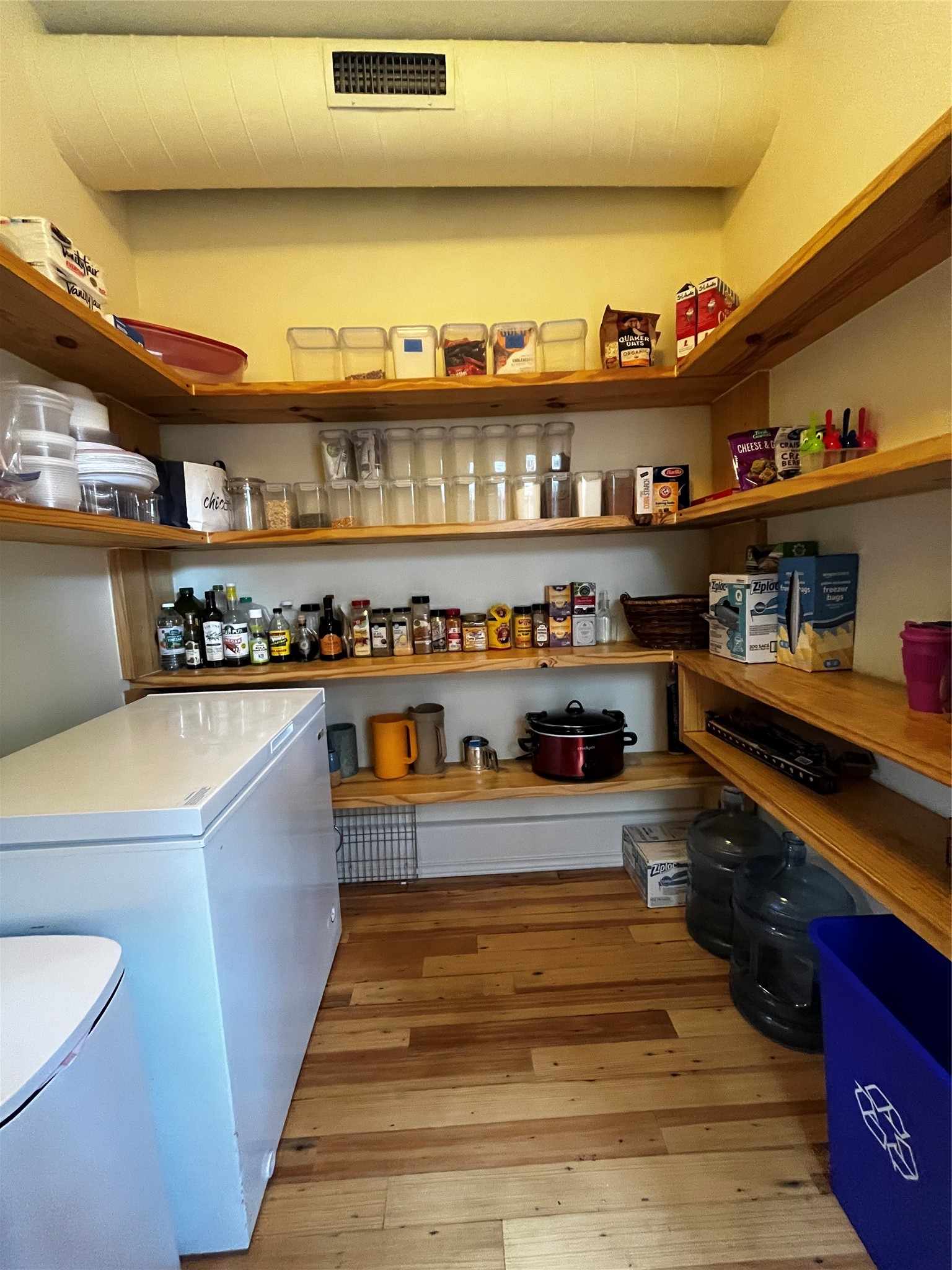 215 S Montclair Avenue
