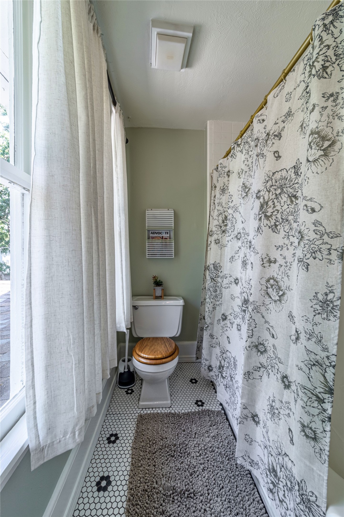 215 S Montclair Avenue