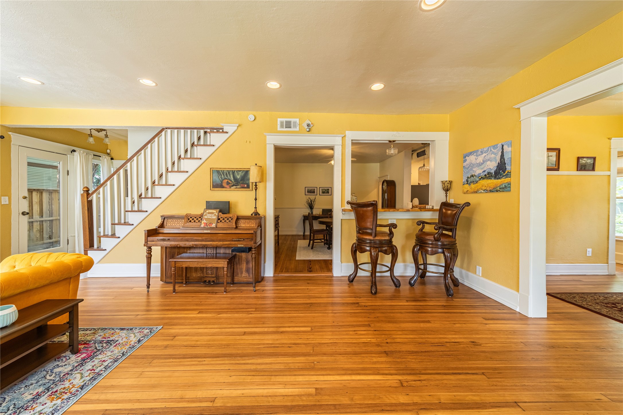 215 S Montclair Avenue