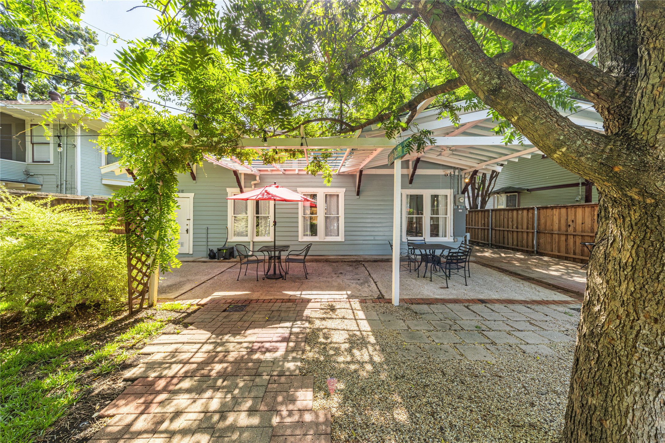 215 S Montclair Avenue