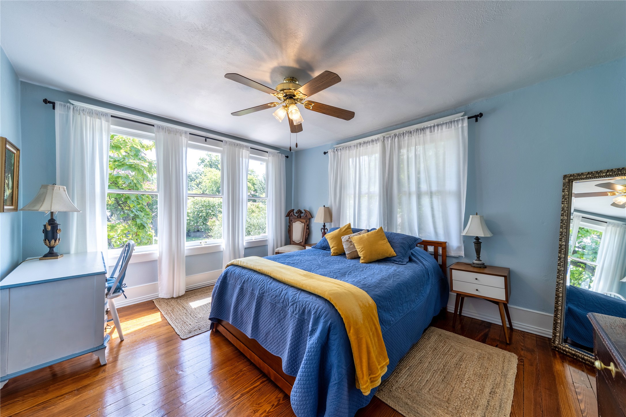 215 S Montclair Avenue