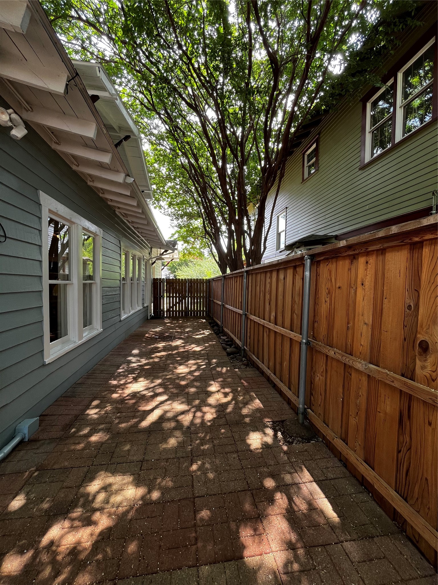 215 S Montclair Avenue