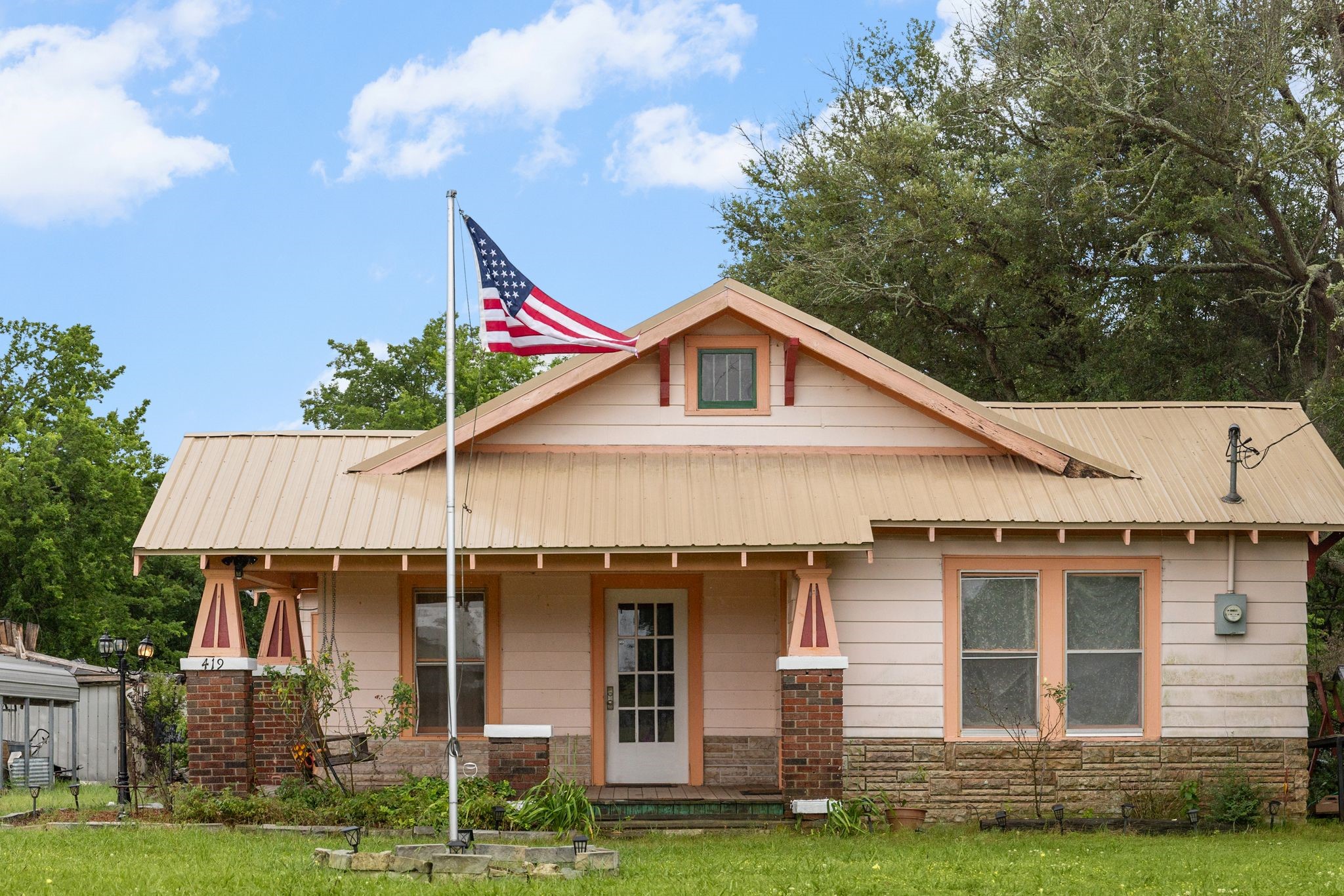 419 W Main Street