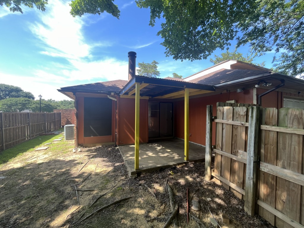 10204 Oak Terrace Circle