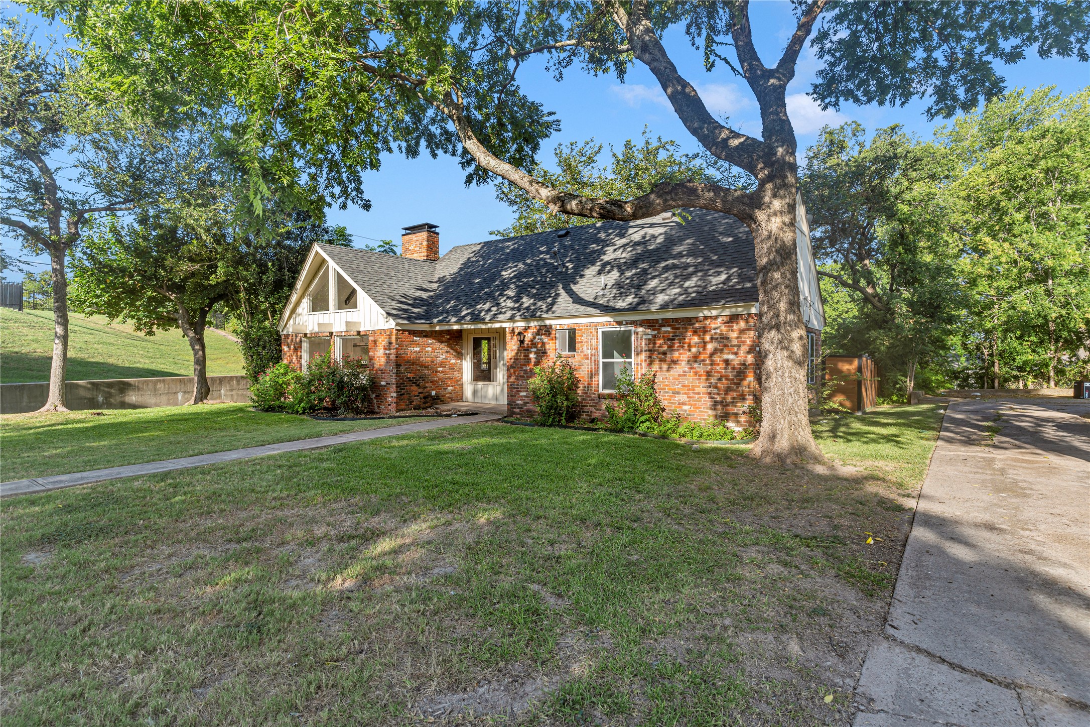 508 Whittle Way