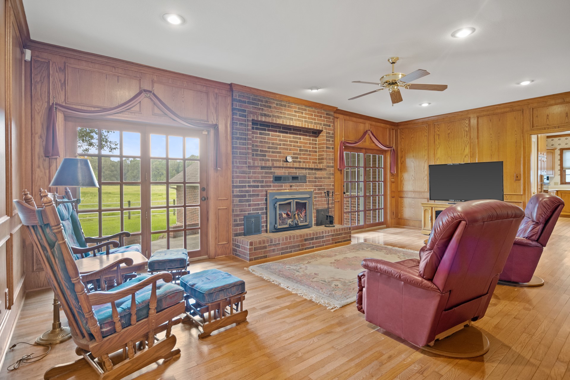 2100 County Rd 3150