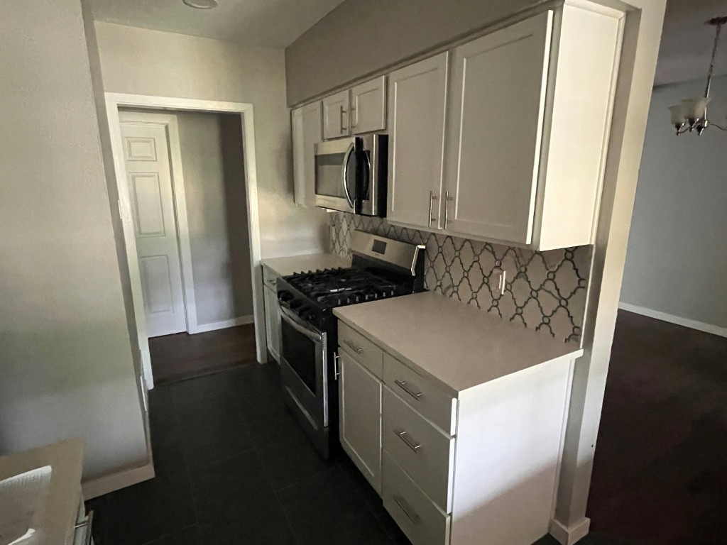 3250 Highland Woods Circle