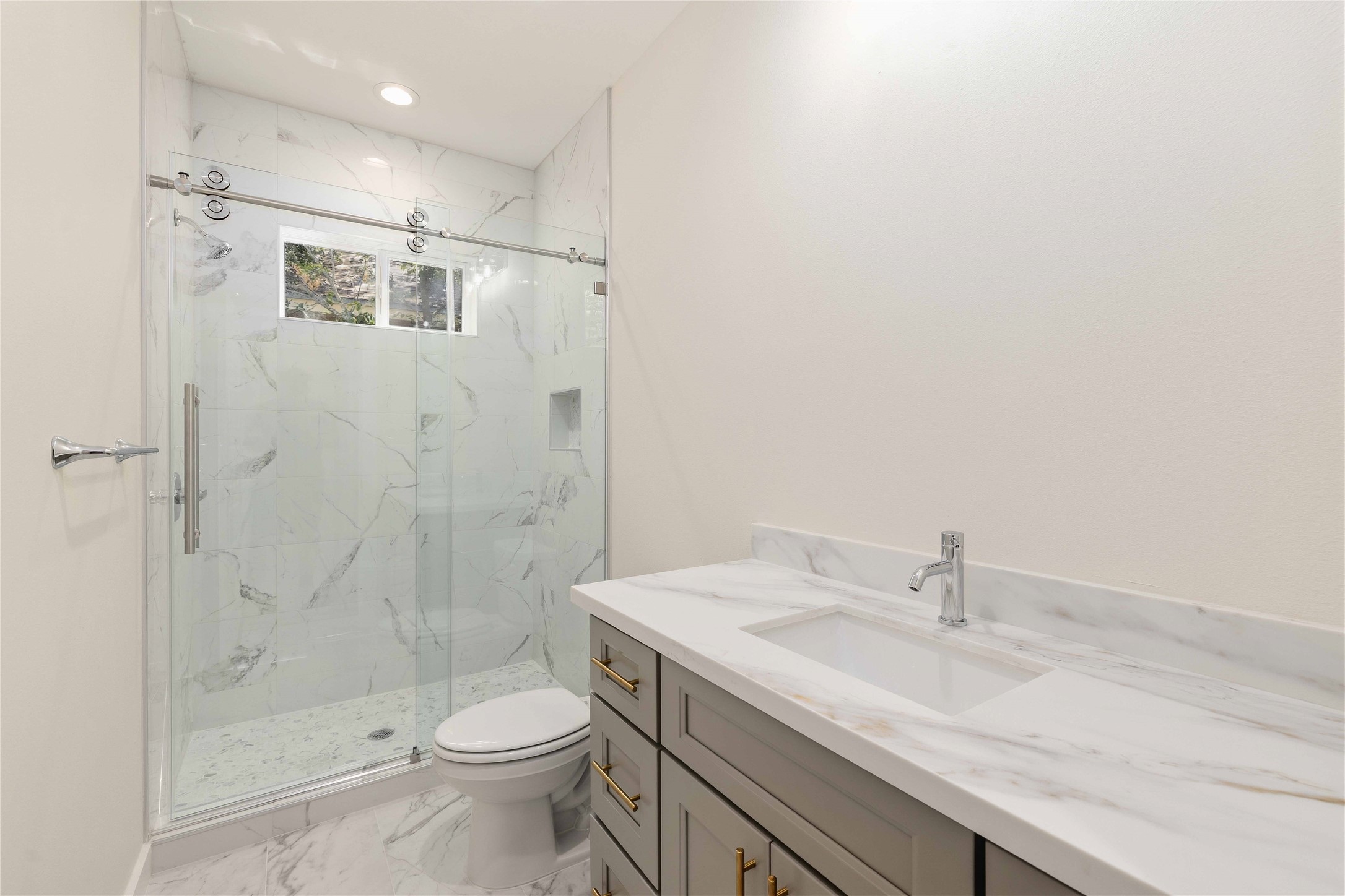 1613 1/2 2nd Street