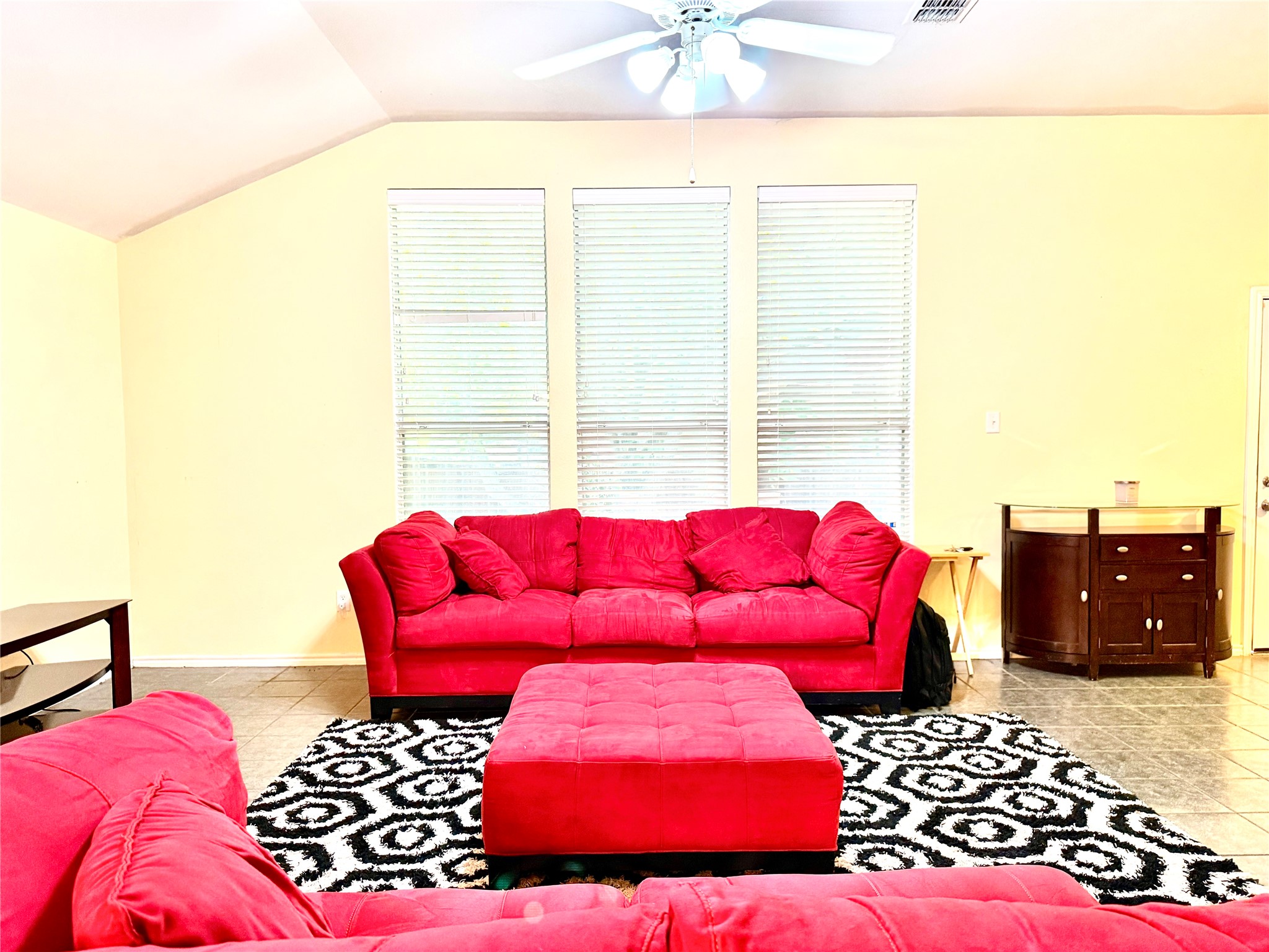 193 Rolling Court