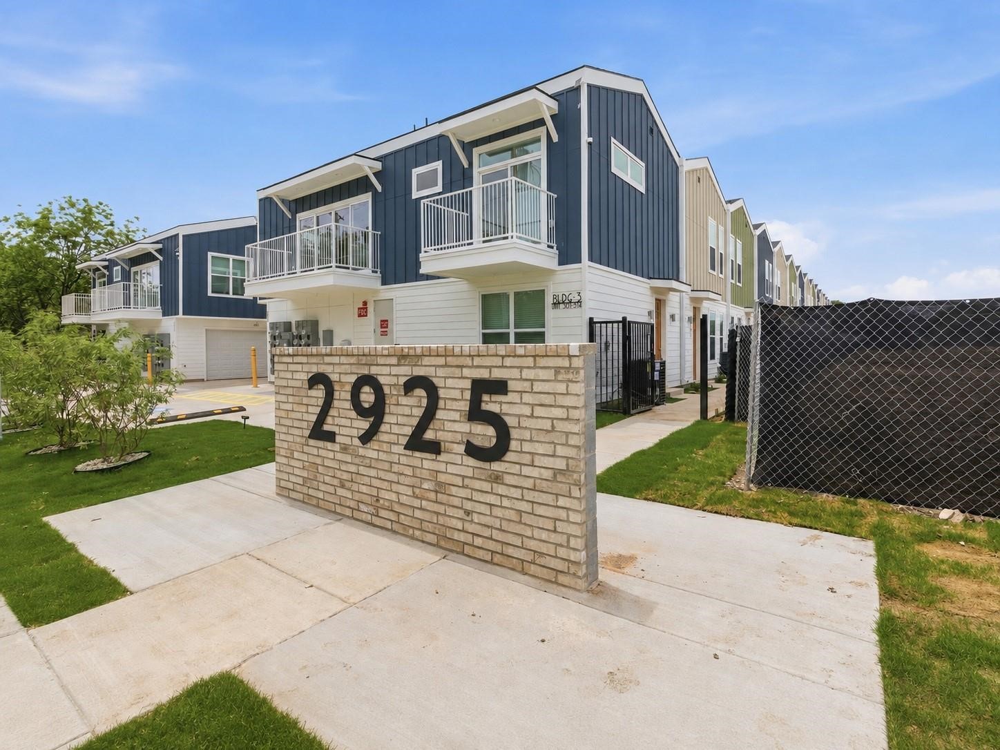 2925 Spruce Valley Lane 303