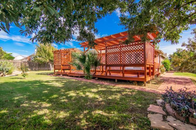 1020 Skylark Hill LN