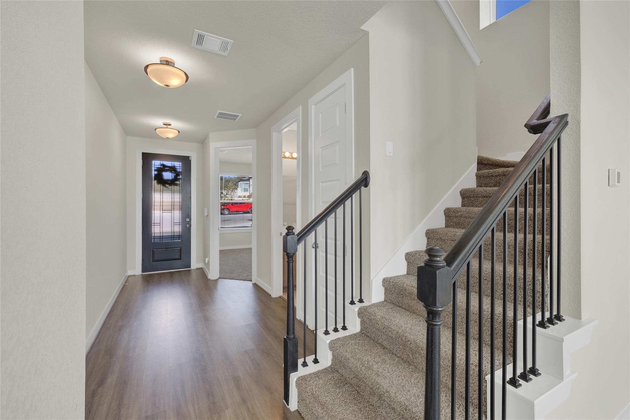 15418 Ivory HLS