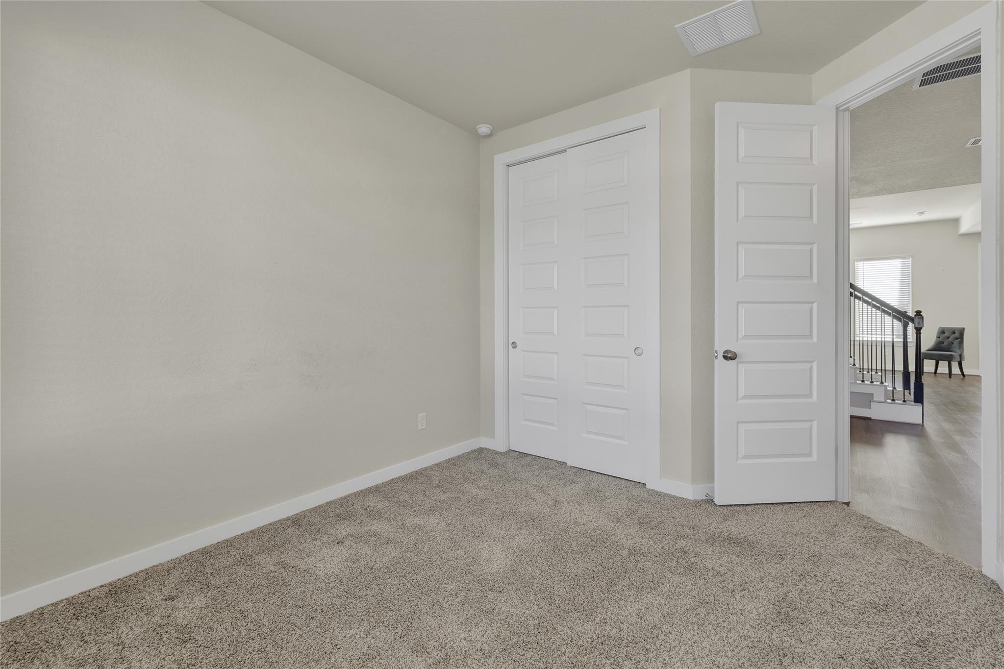 15418 Ivory HLS