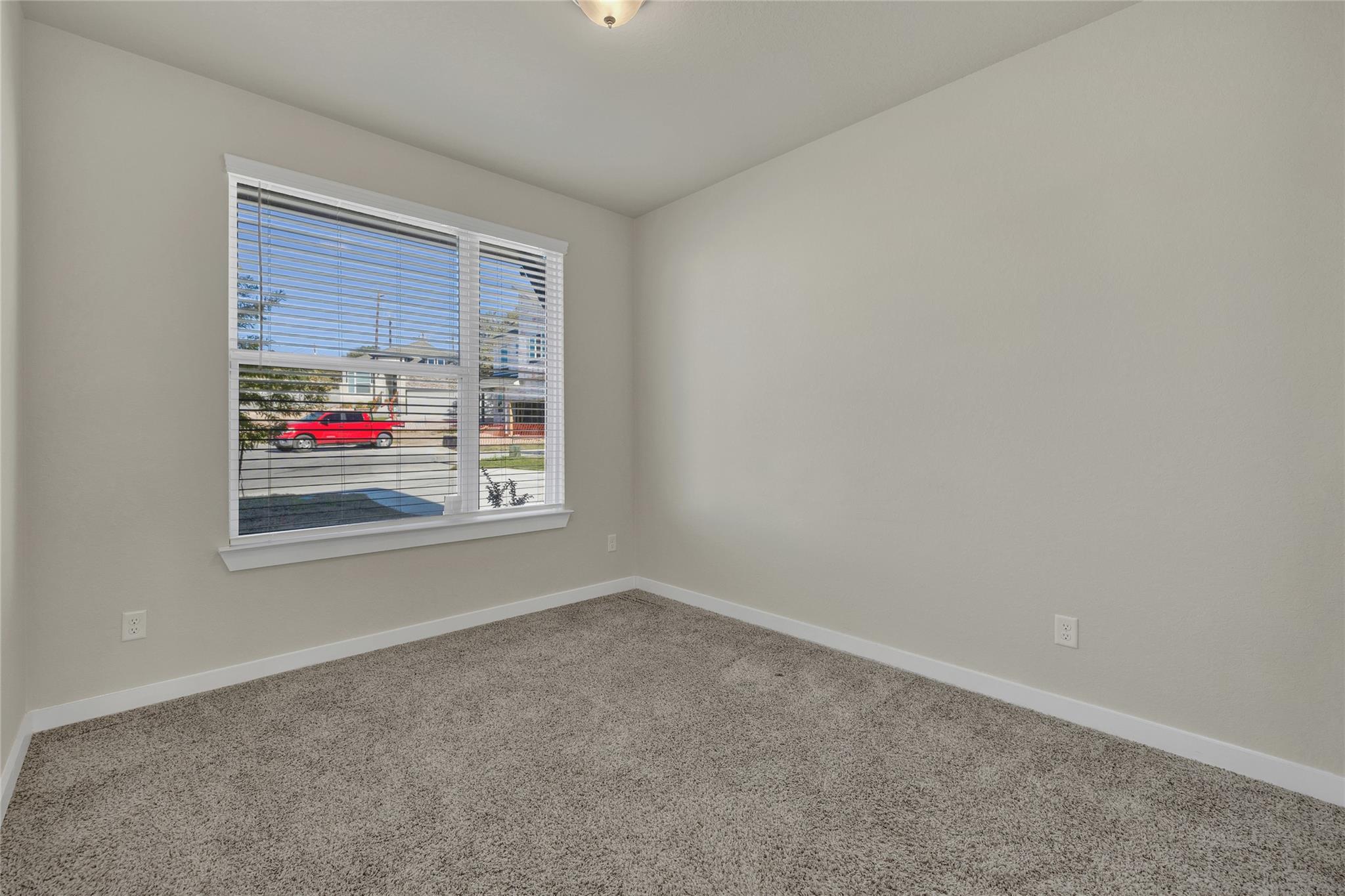 15418 Ivory HLS