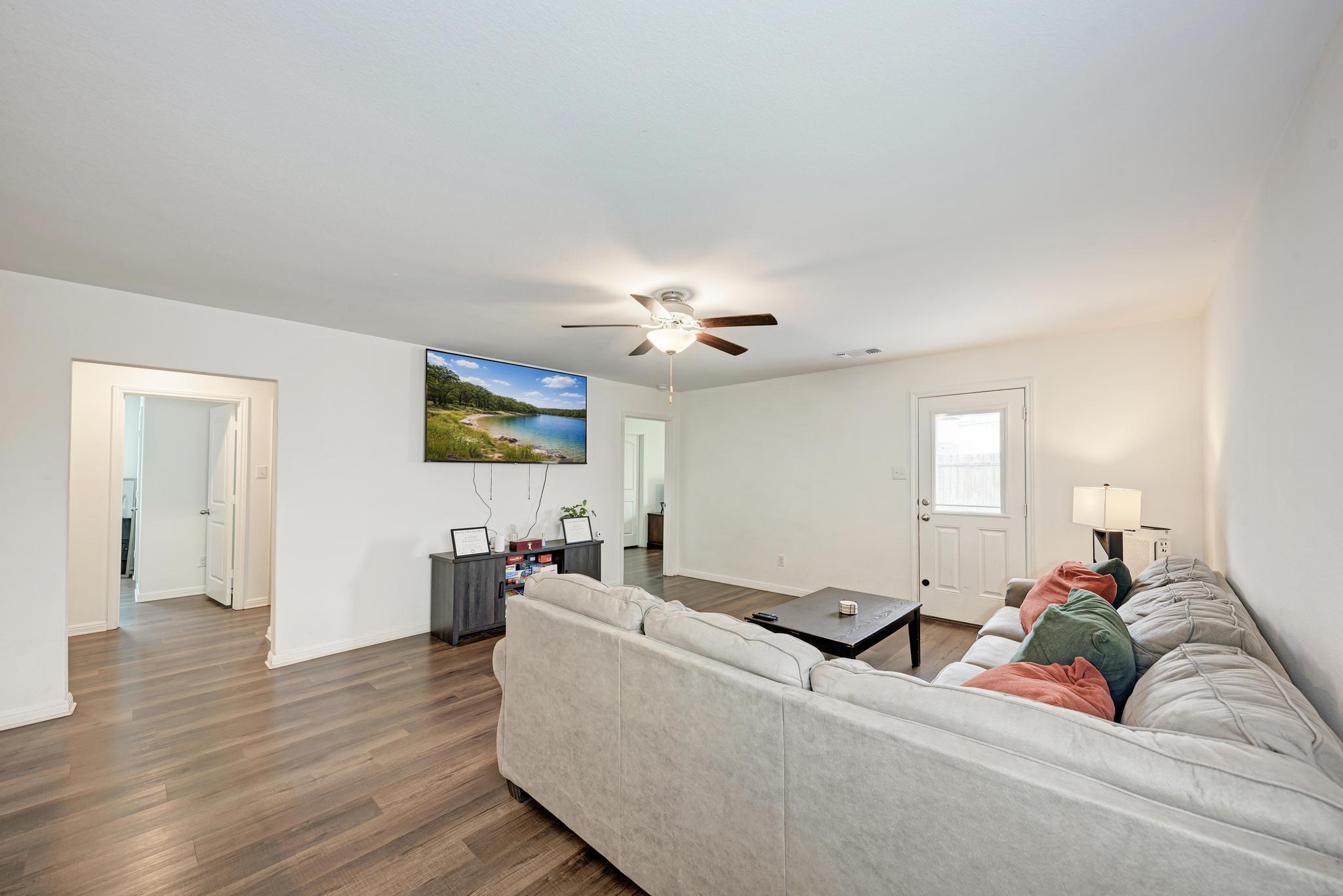 132 Maywood LN