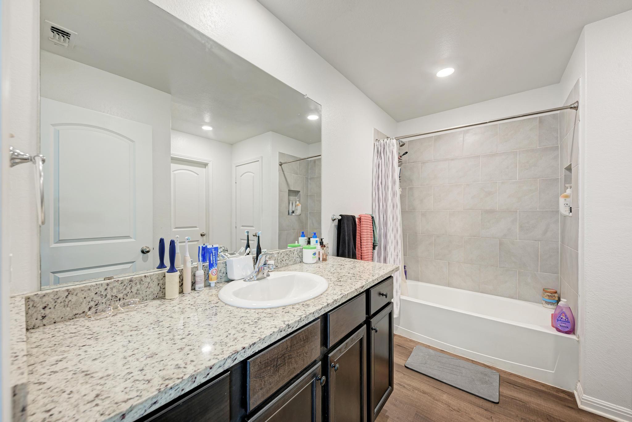 132 Maywood LN