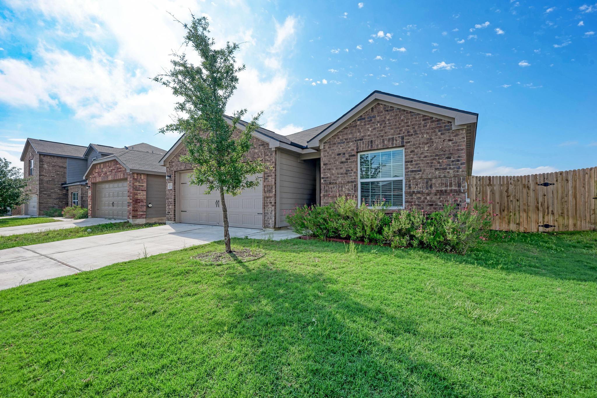 132 Maywood LN