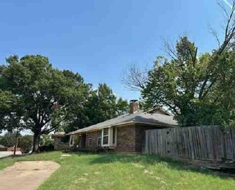 1004 Forest Ridge Drive