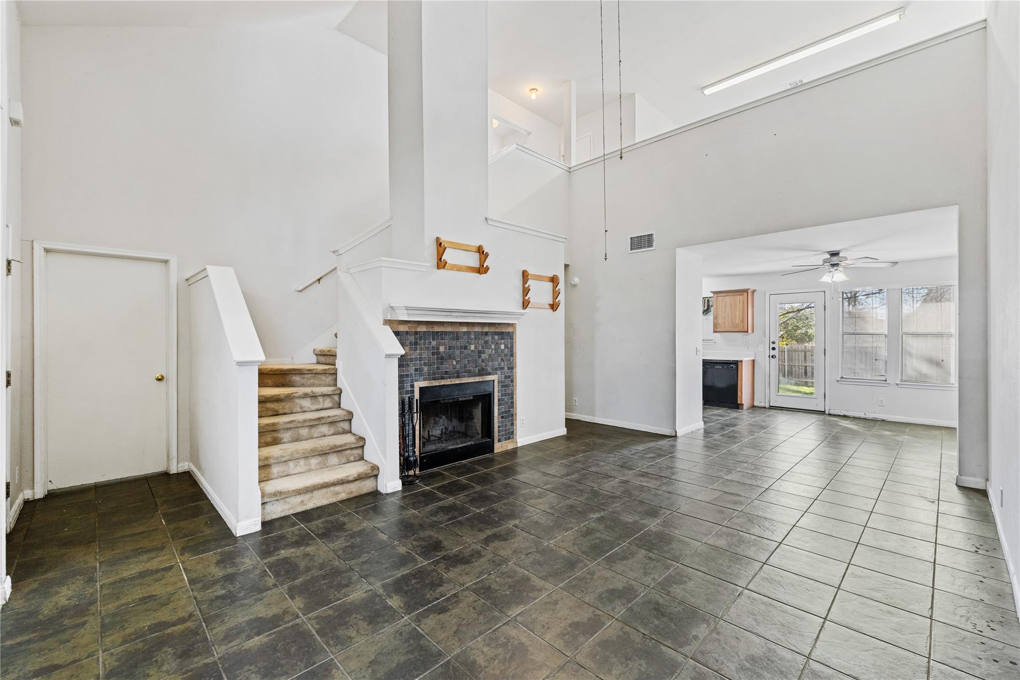 600 Tobin DR