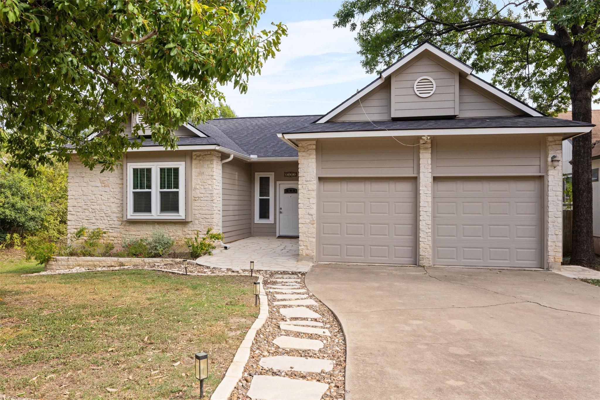 9405 Roxanna DR