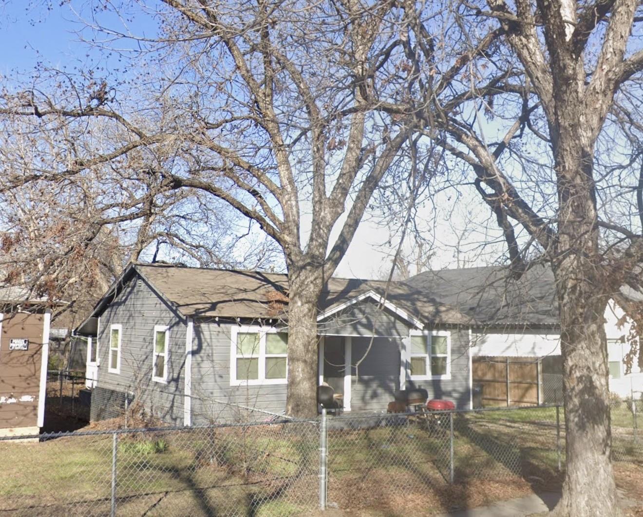 2909 Fitzhugh Avenue