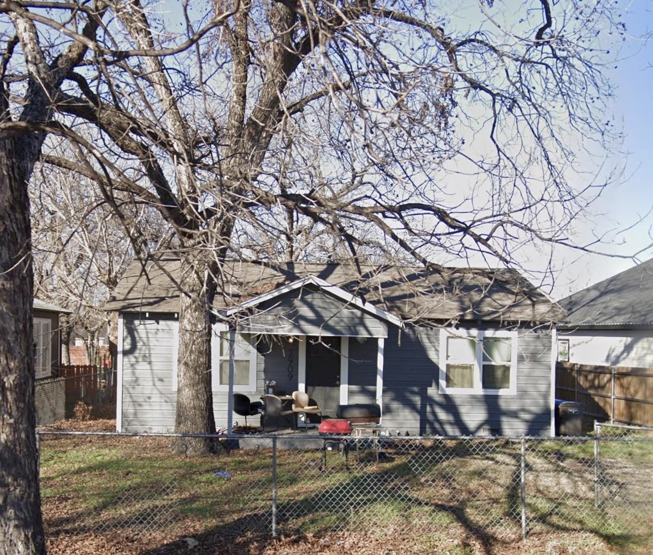 2909 Fitzhugh Avenue
