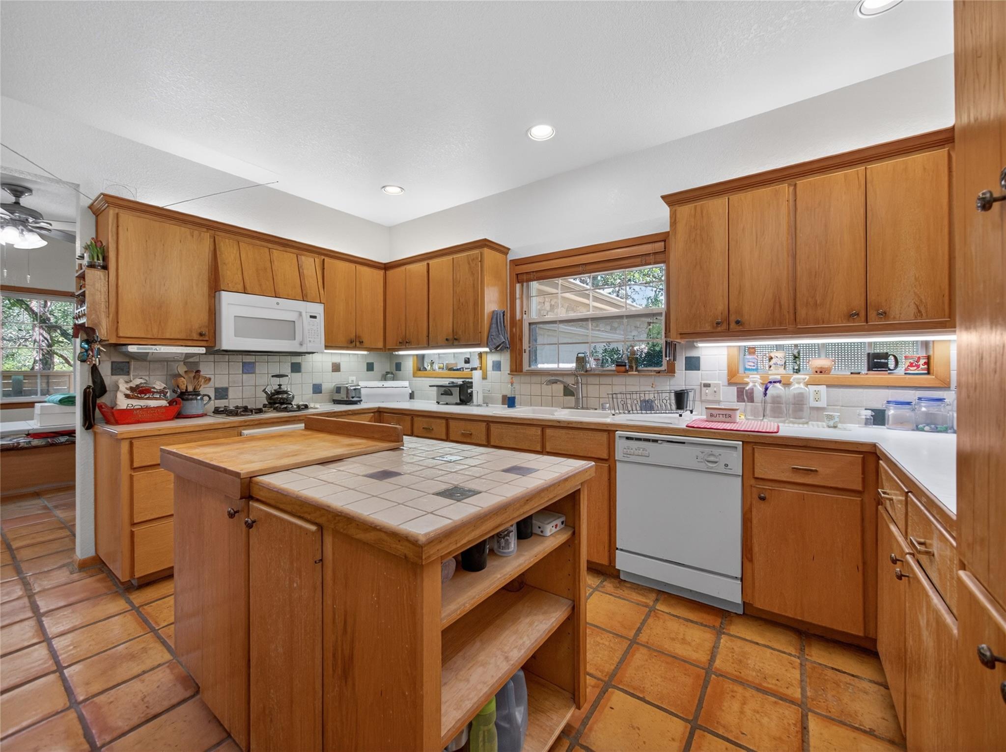 613 Breakaway RD