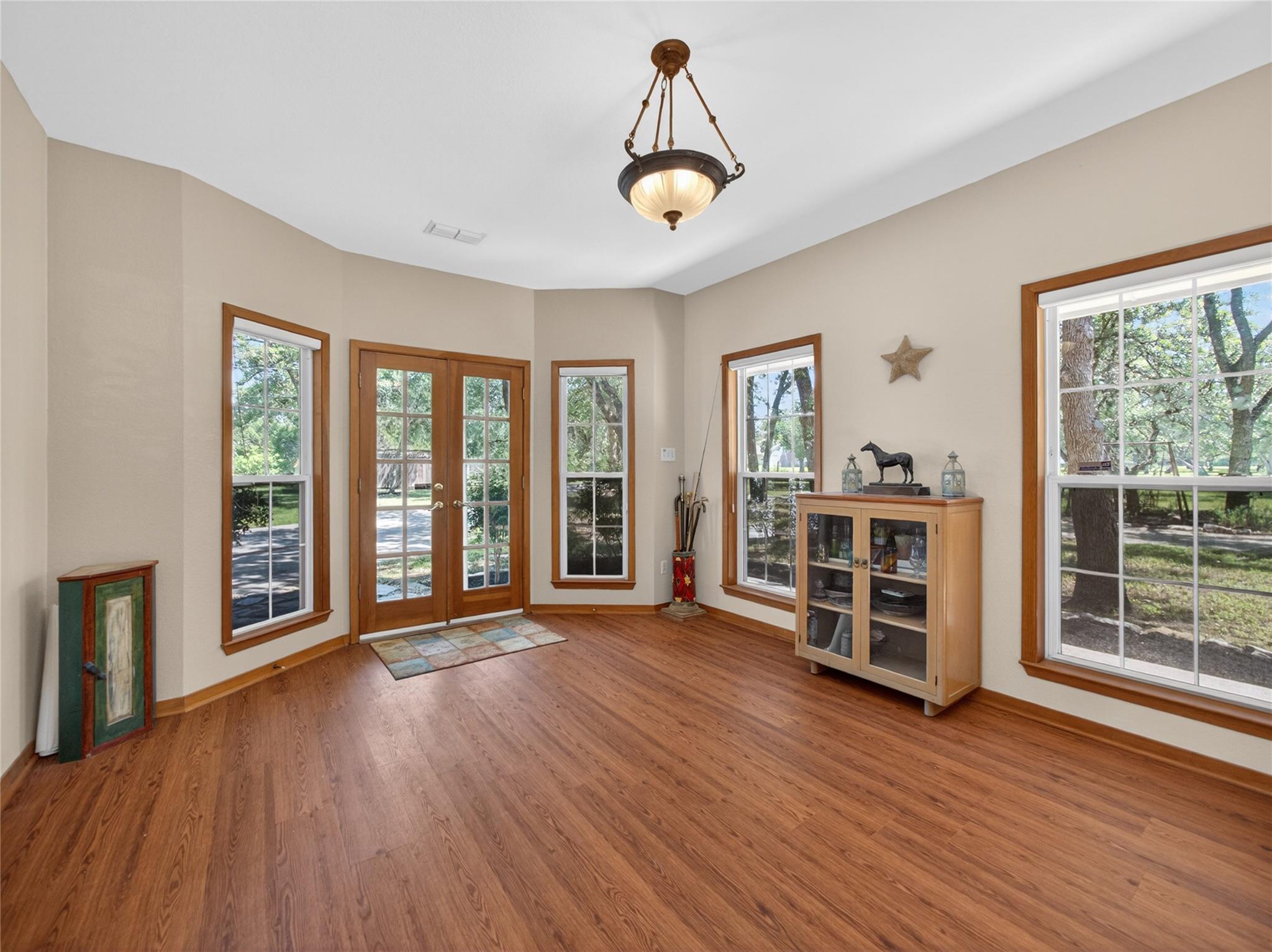 613 Breakaway RD