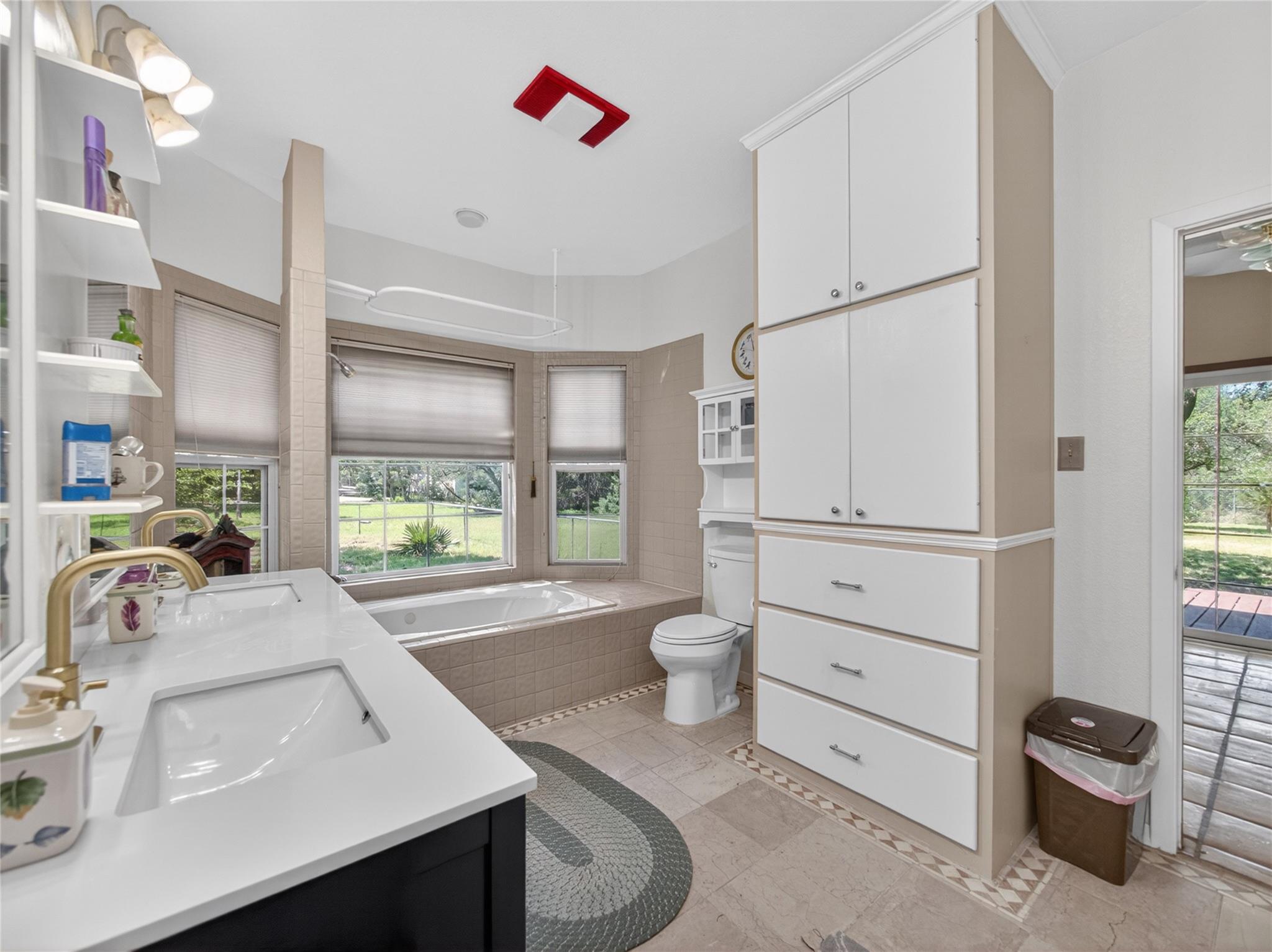 613 Breakaway RD