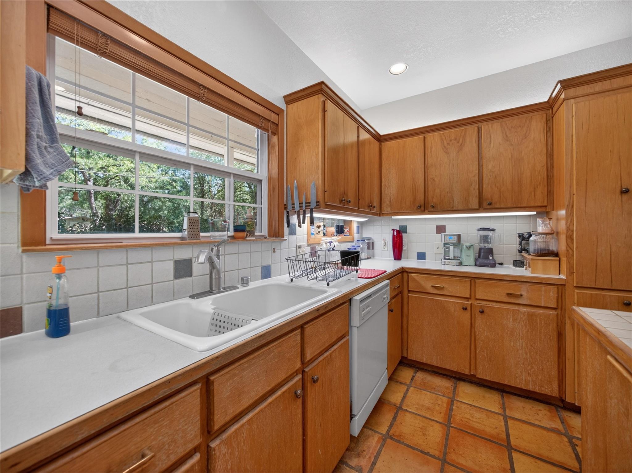 613 Breakaway RD