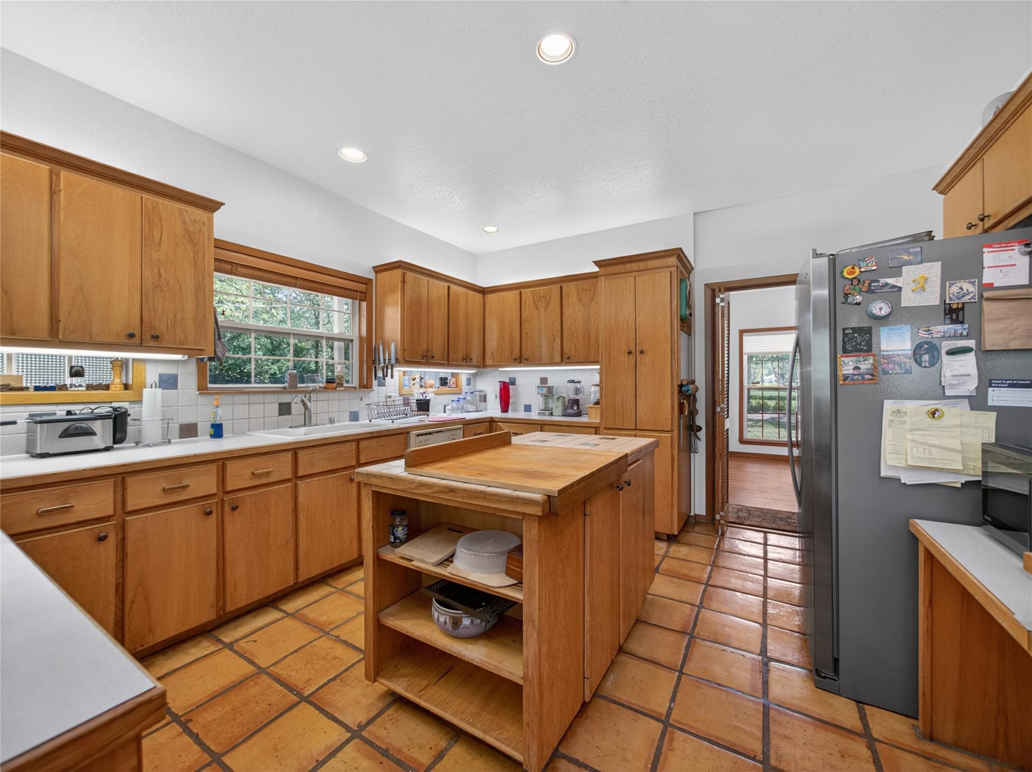 613 Breakaway RD