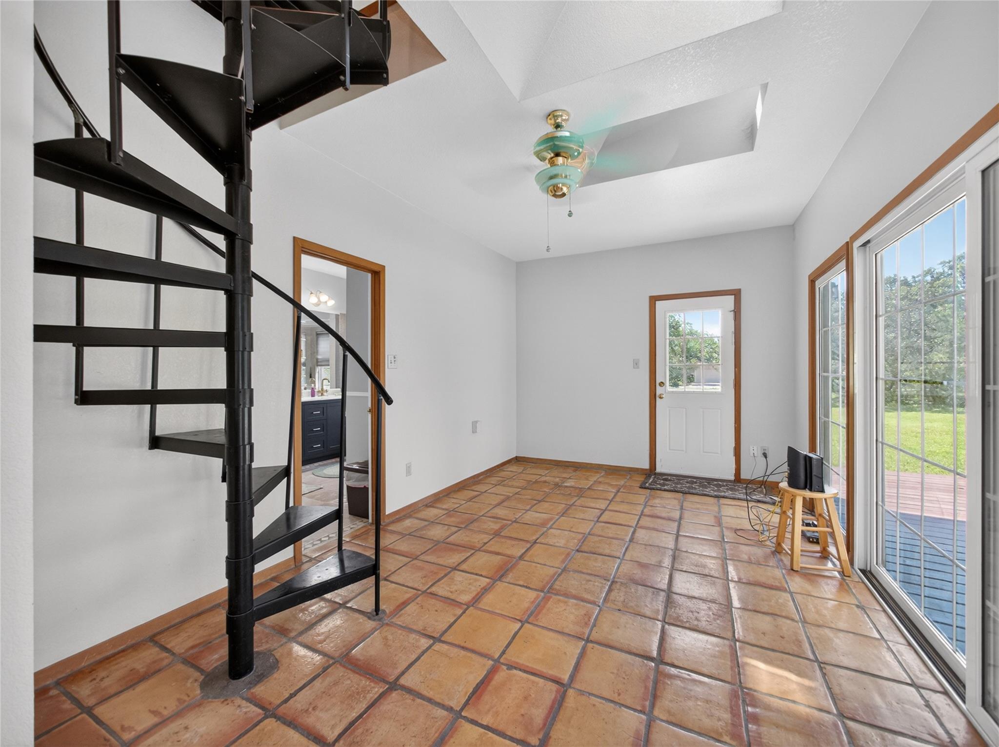 613 Breakaway RD