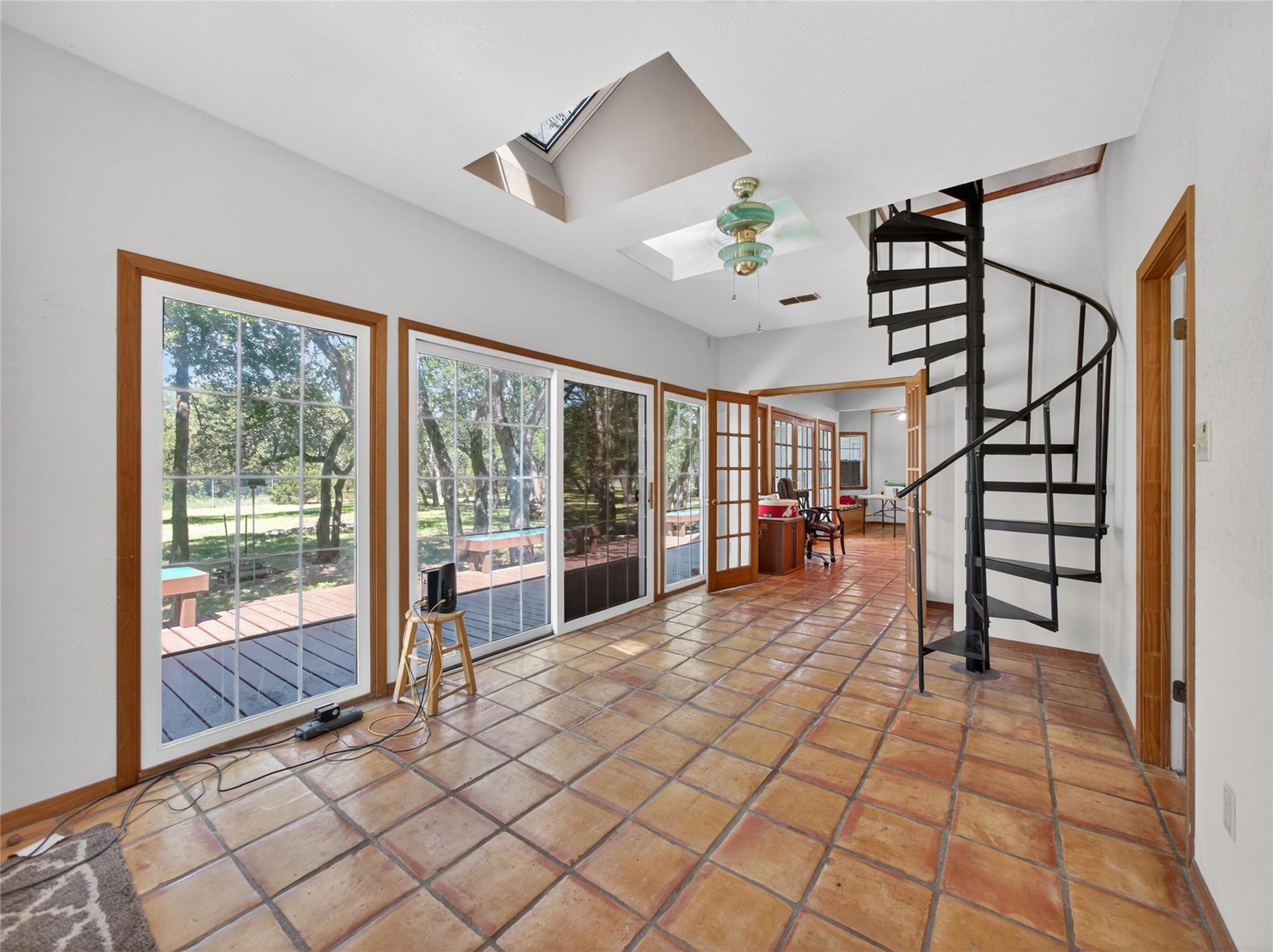 613 Breakaway RD