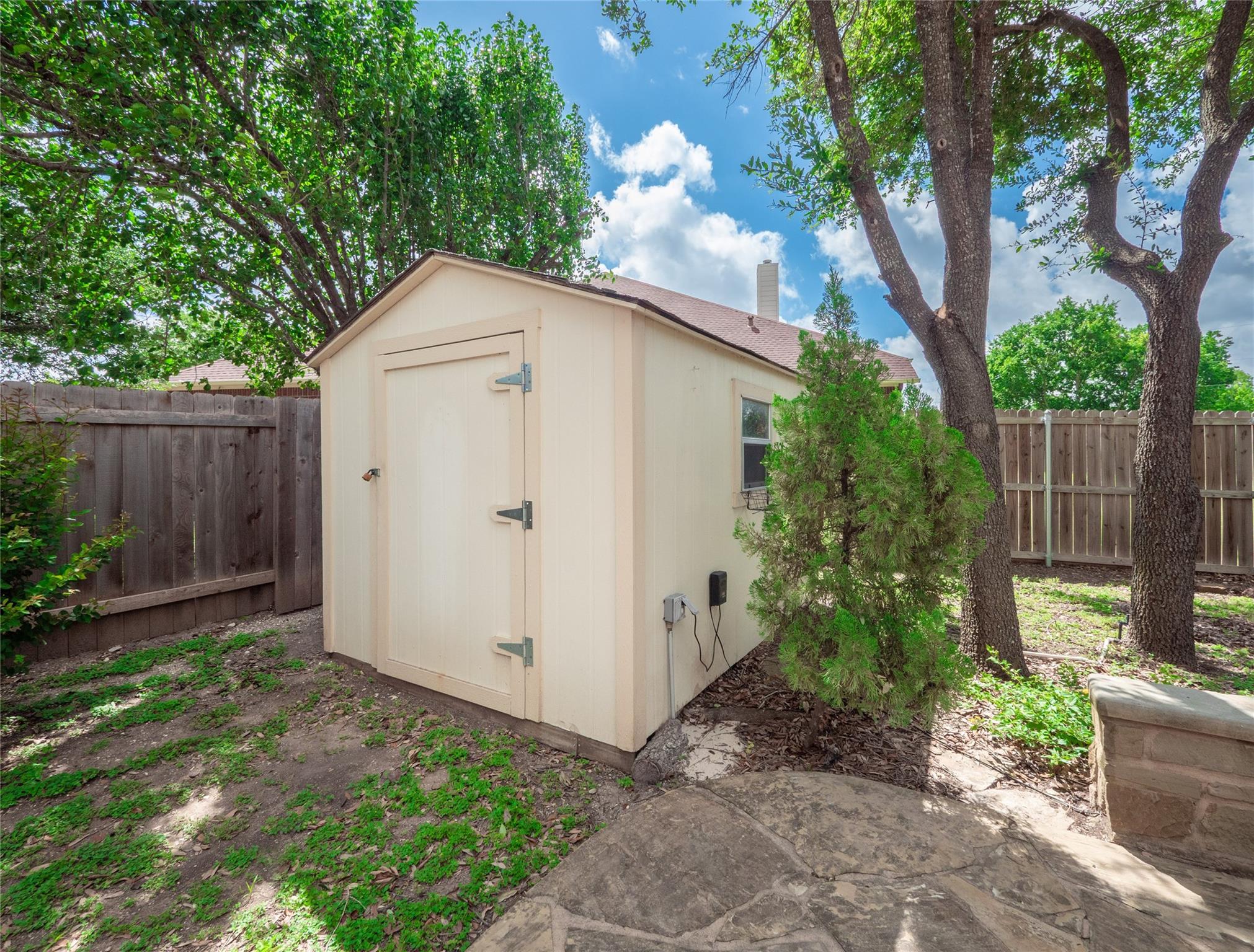 2913 Clinton PL