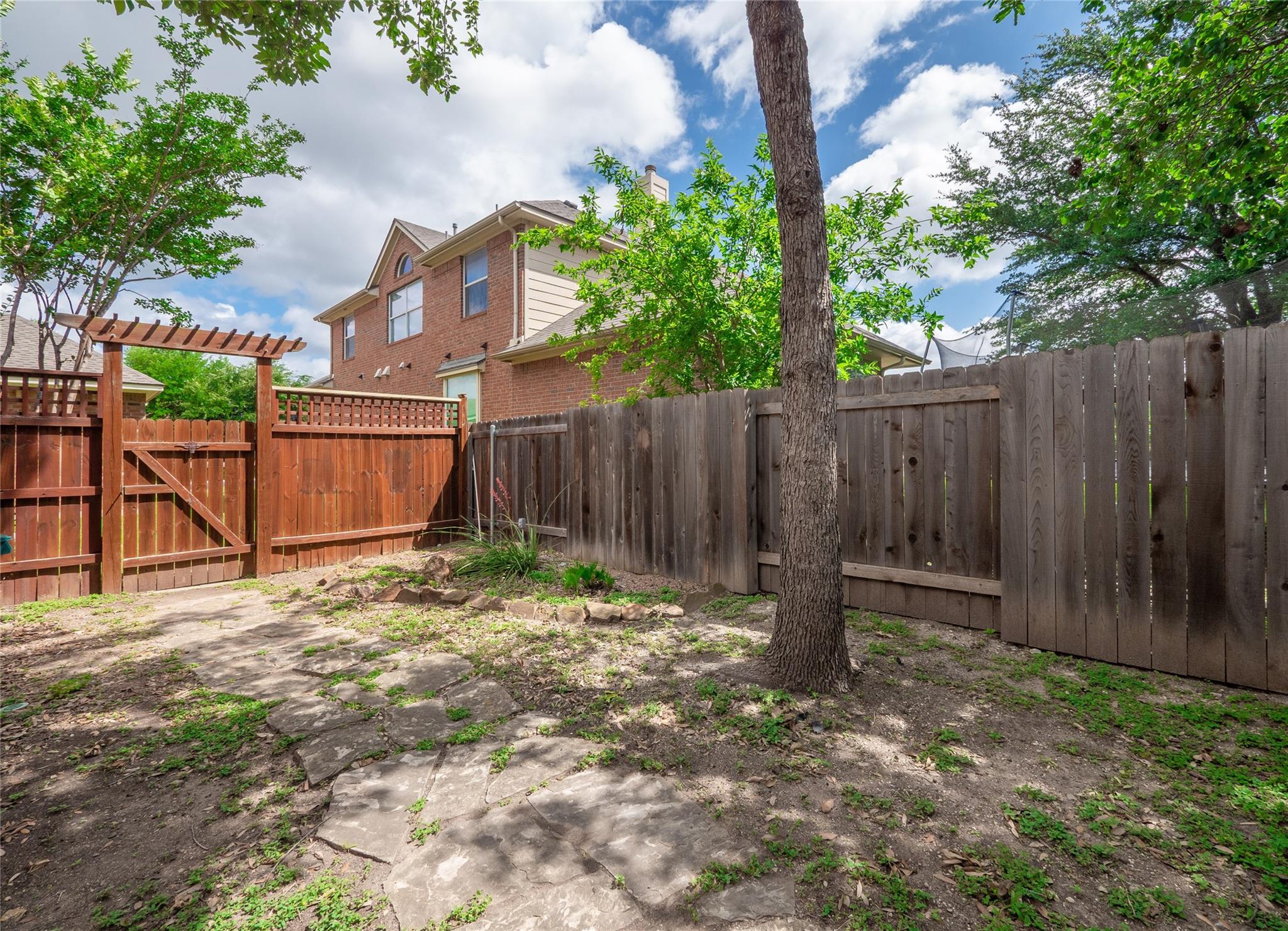 2913 Clinton PL
