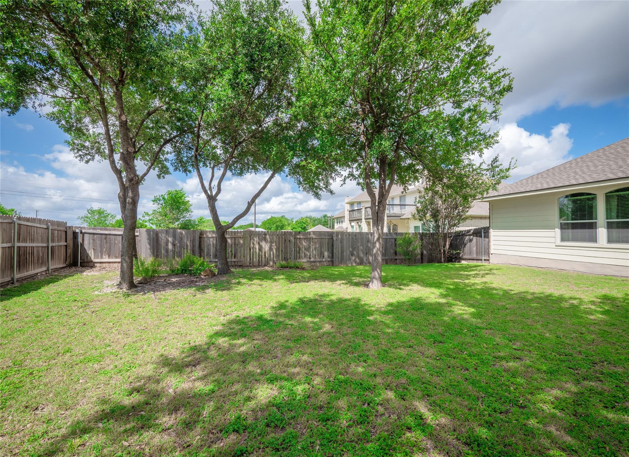 2913 Clinton PL