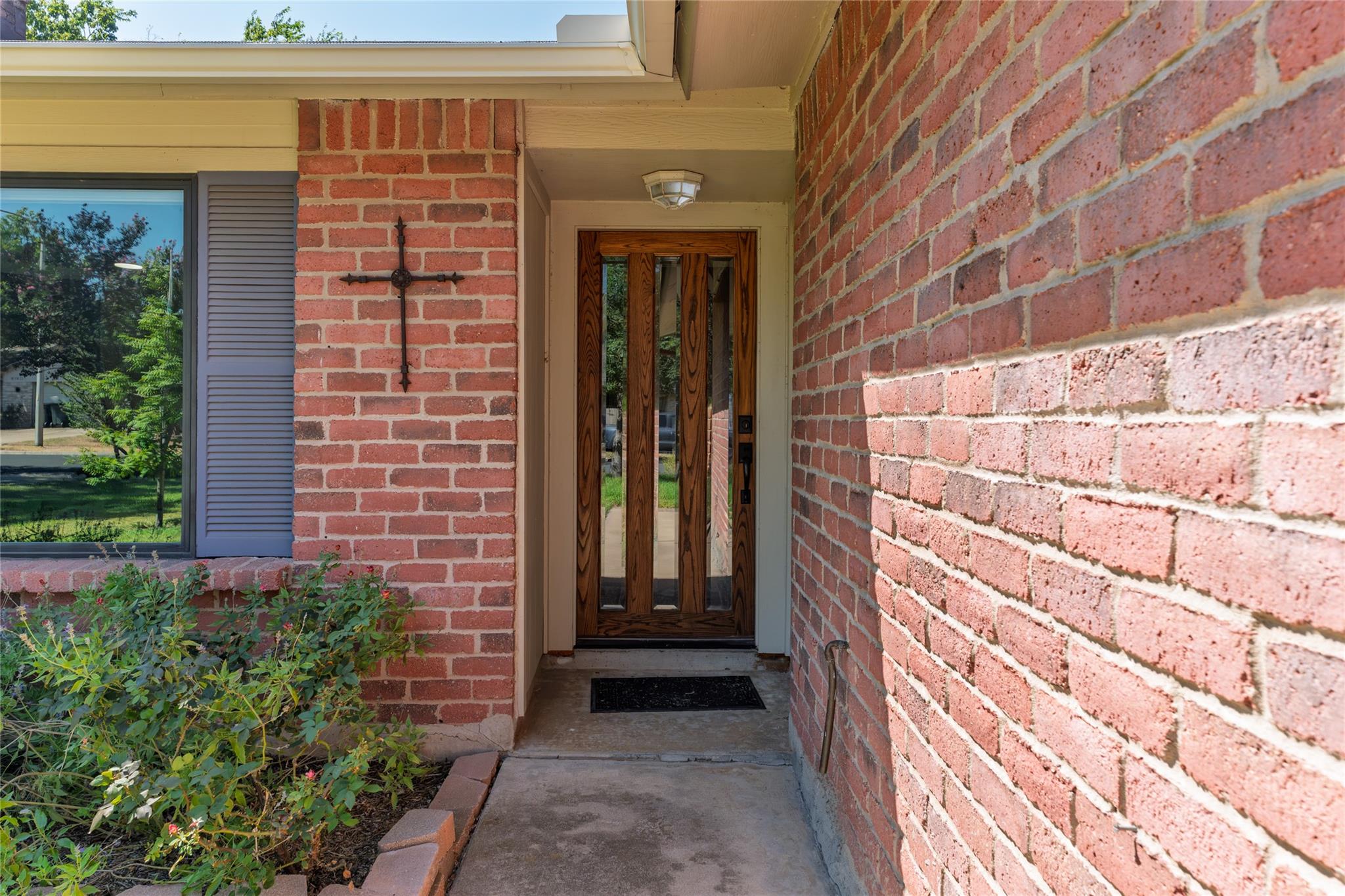 12000 Swan DR