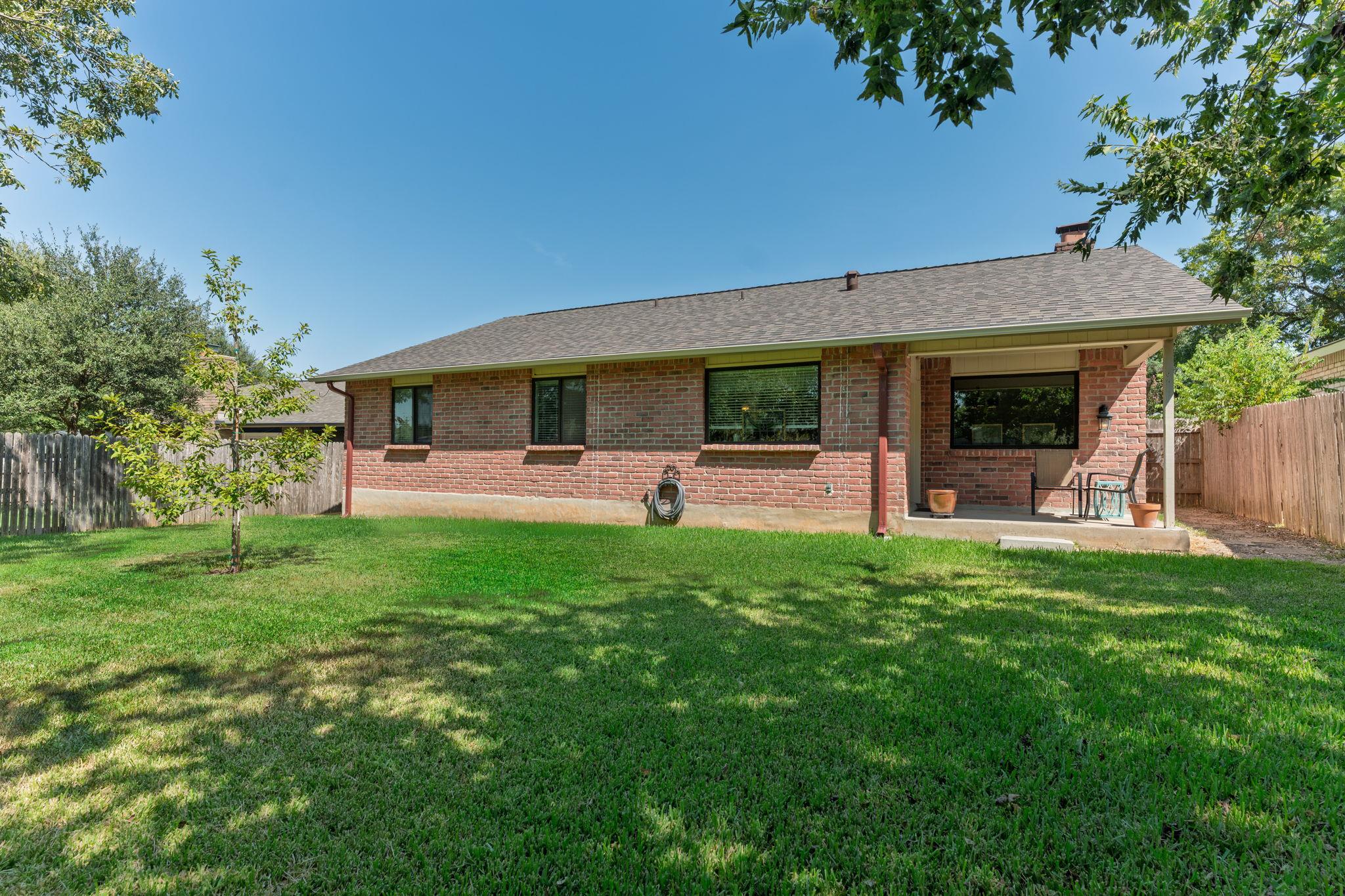 12000 Swan DR