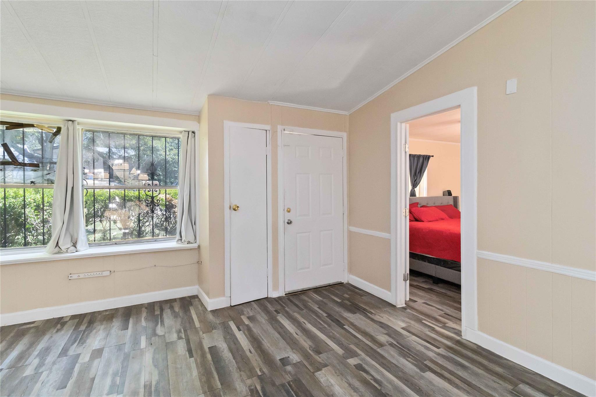 1002 Walter ST