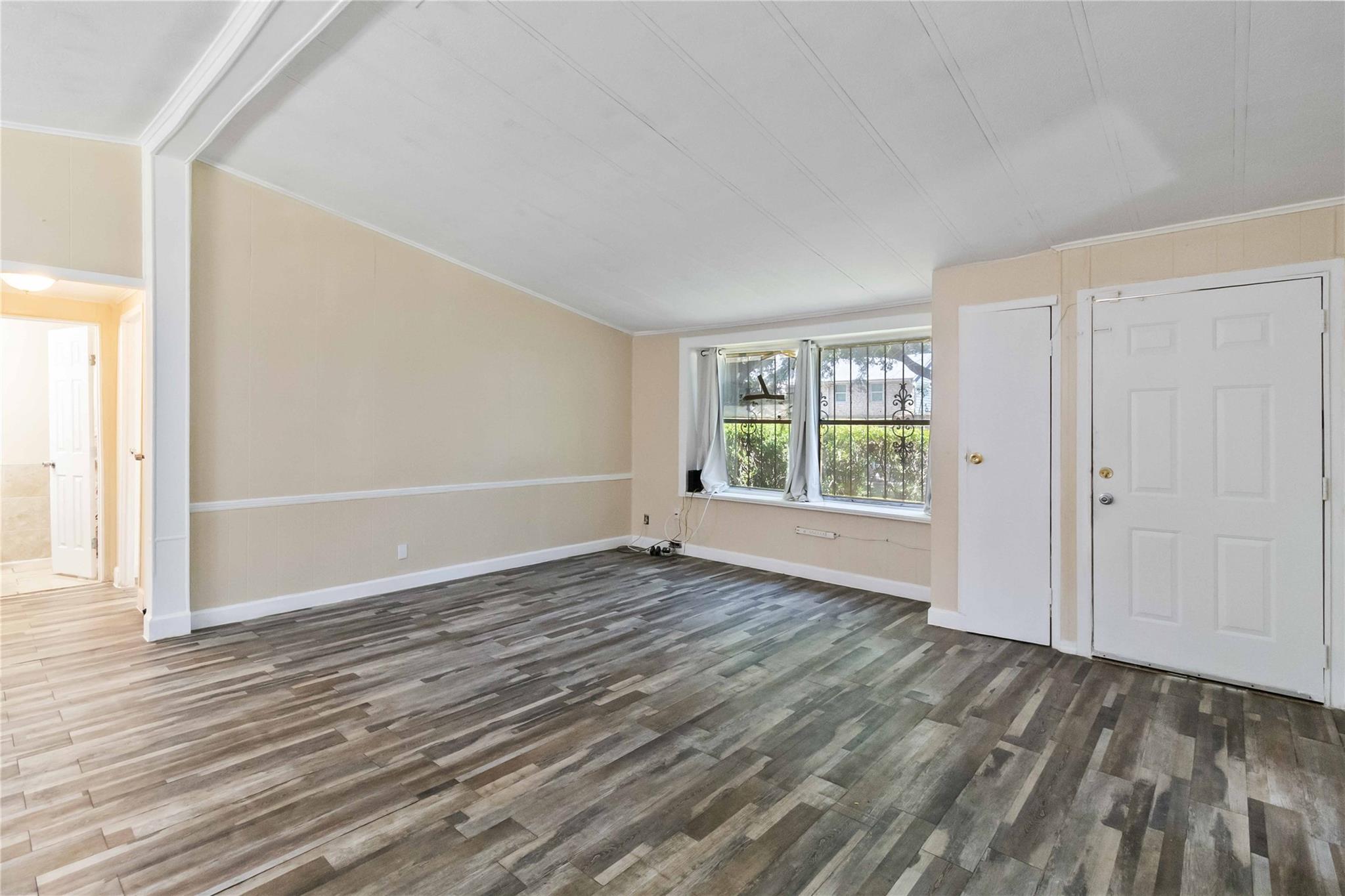 1002 Walter ST