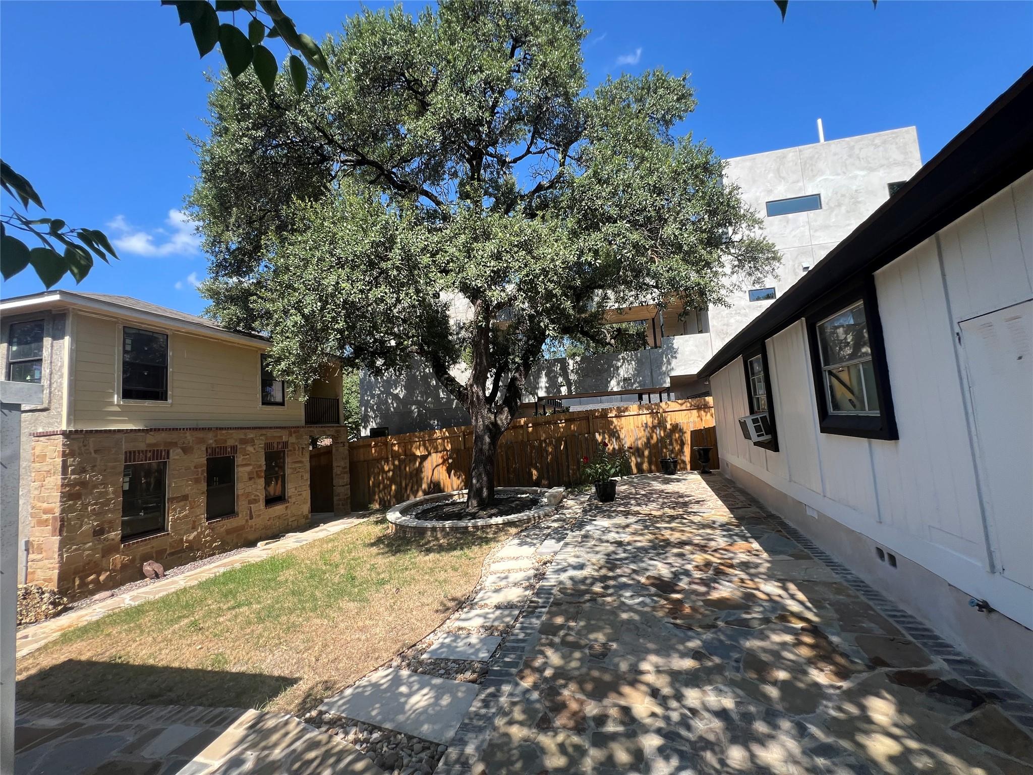 1002 Walter ST