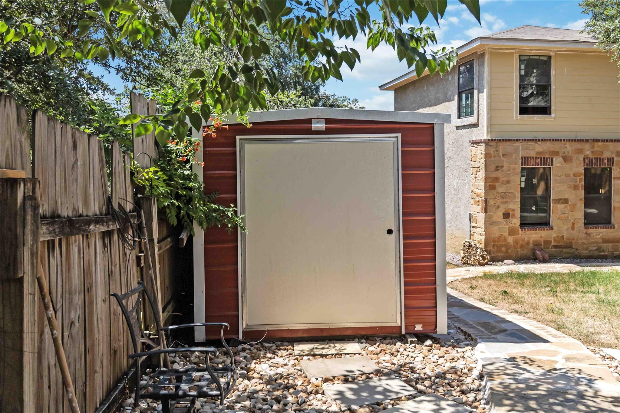 1002 Walter ST