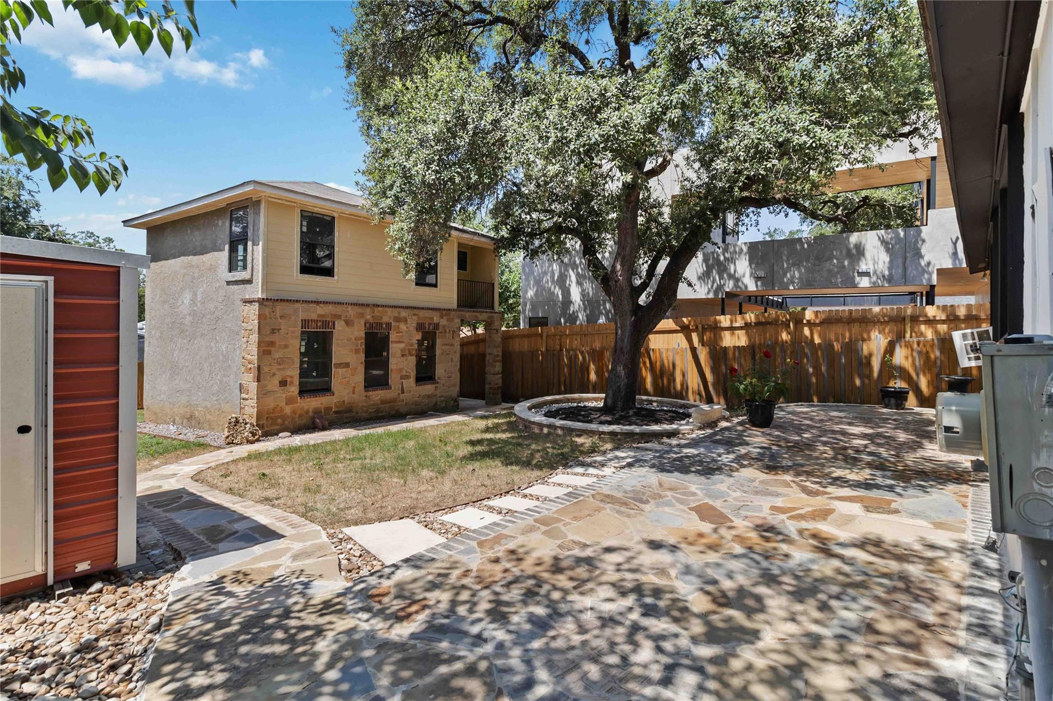 1002 Walter ST
