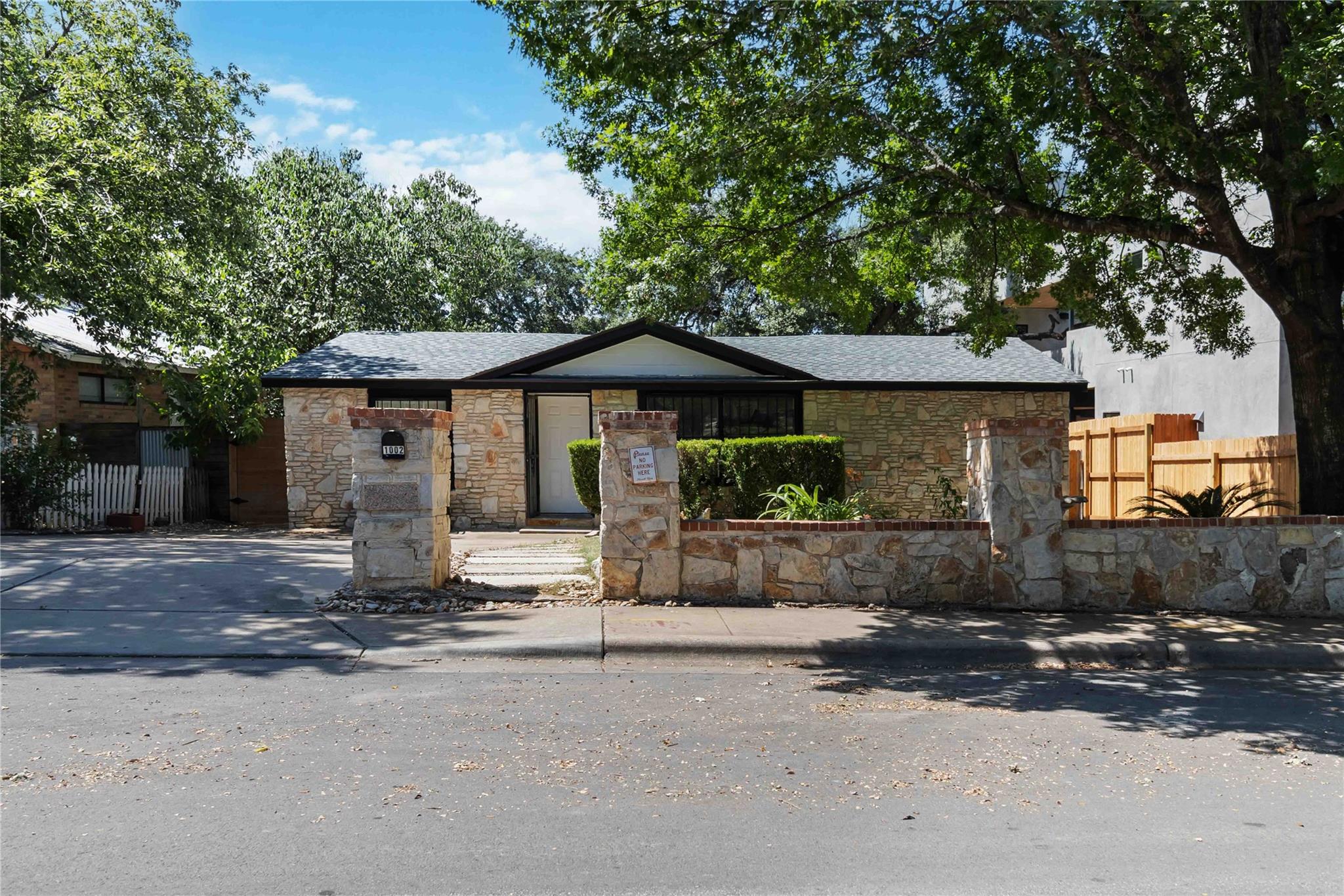 1002 Walter ST