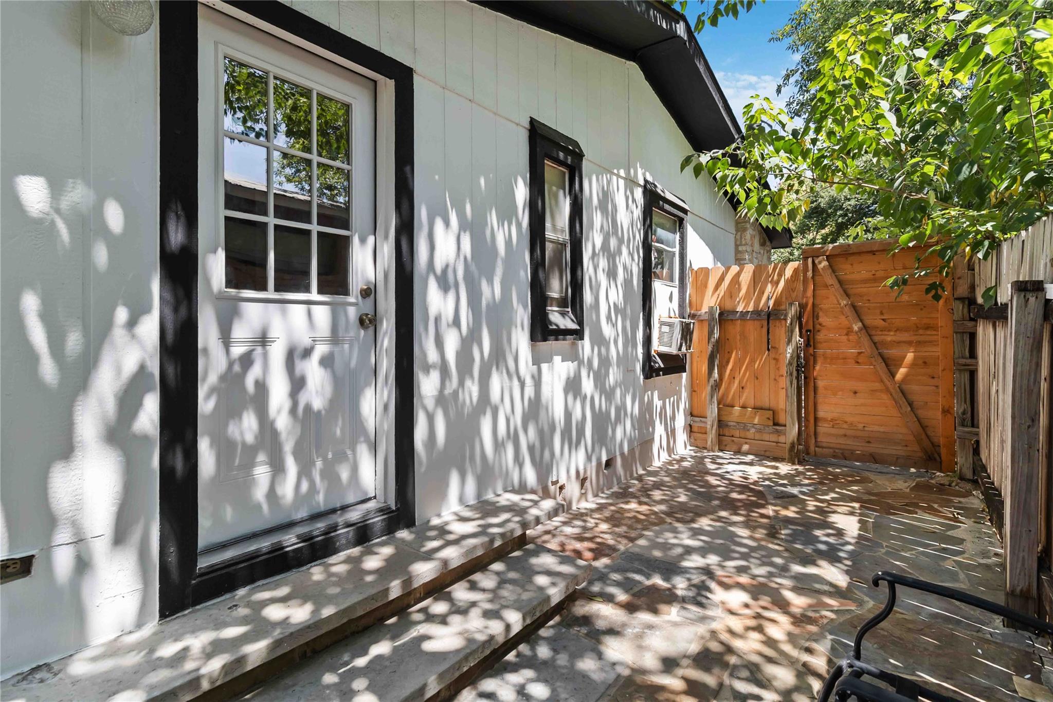 1002 Walter ST