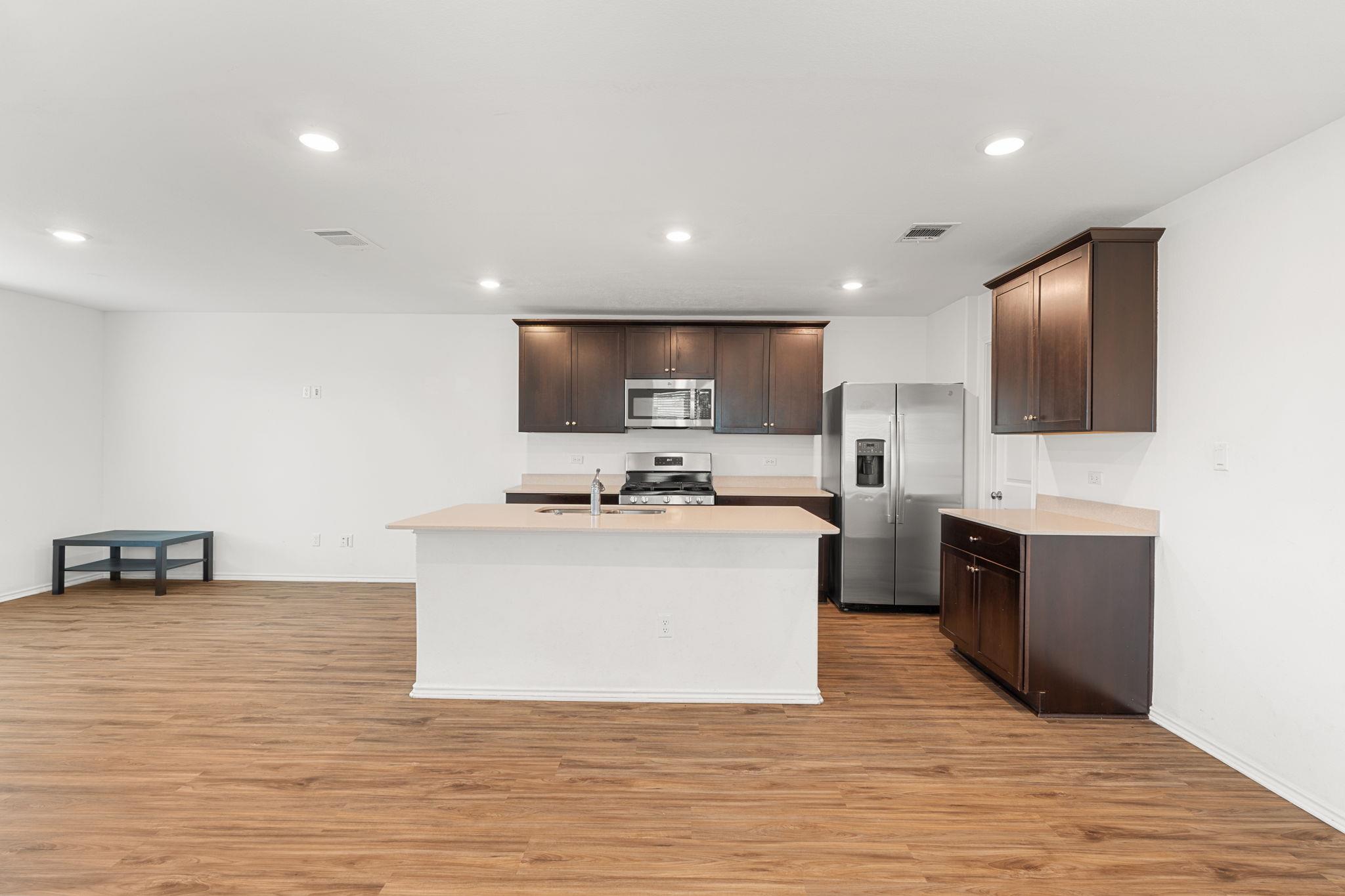176 Andross LN