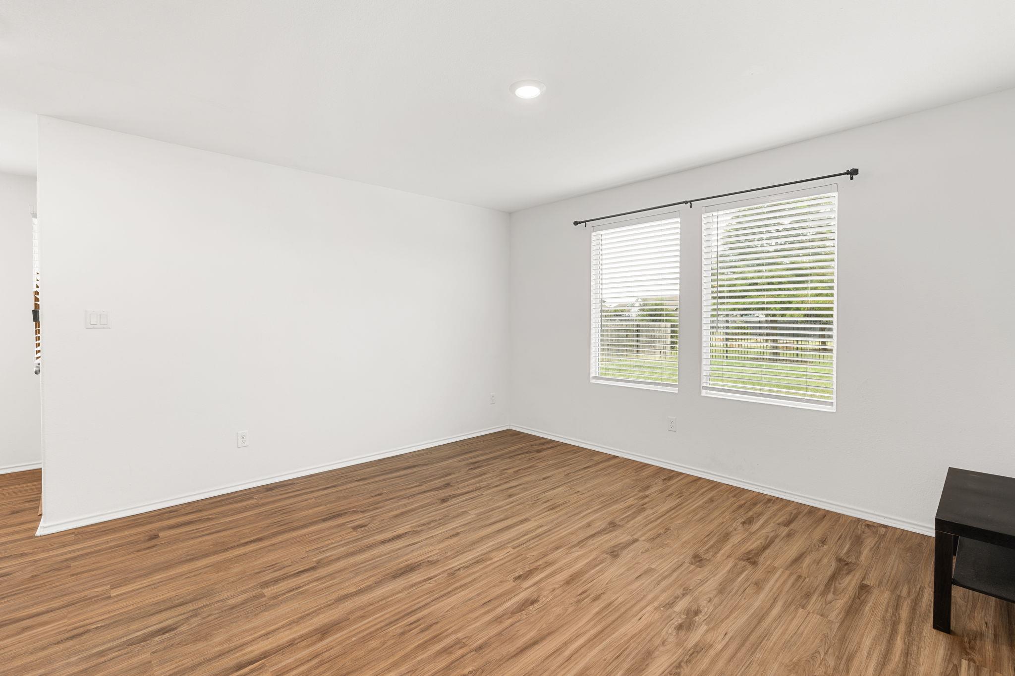 176 Andross LN