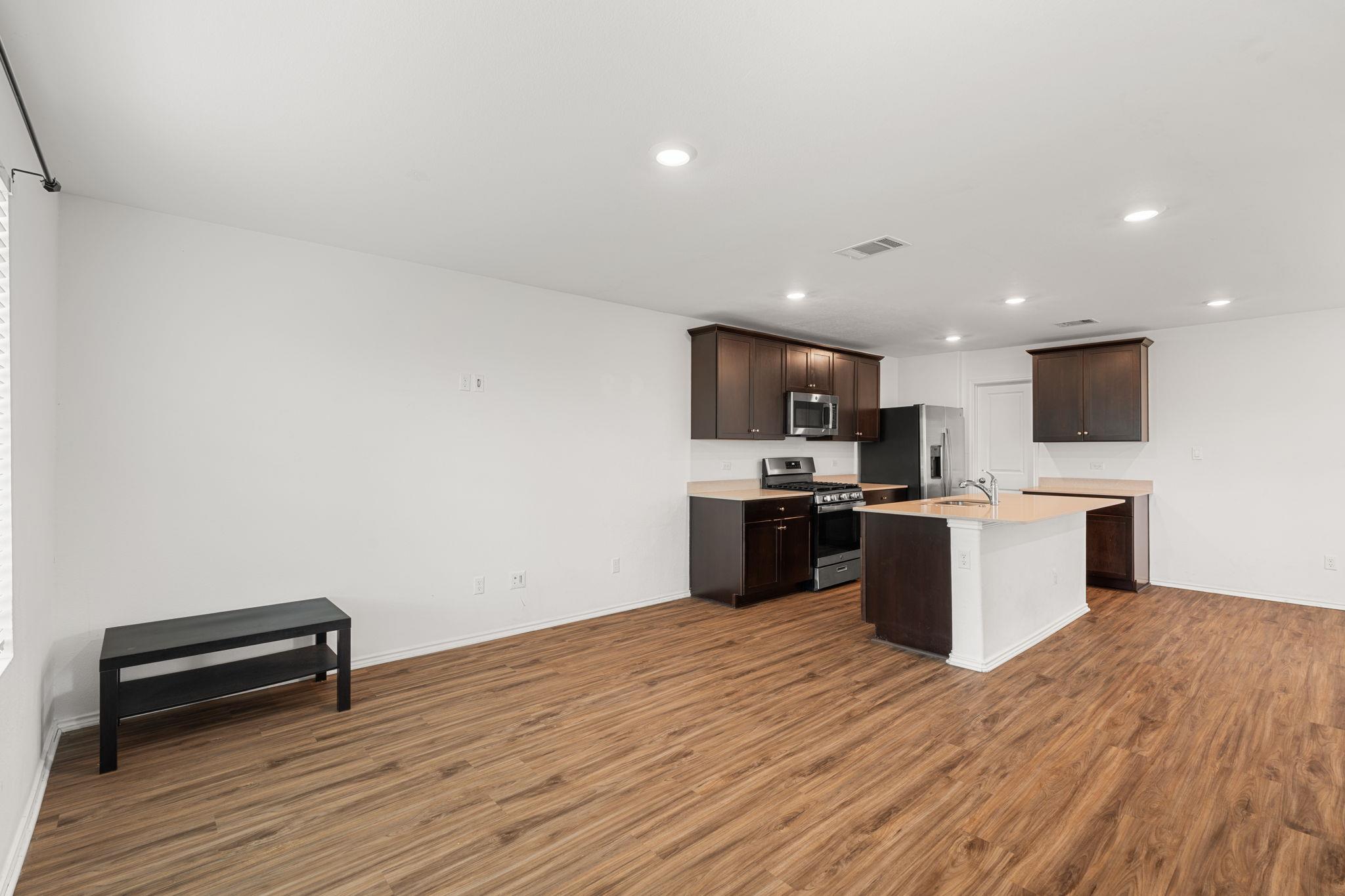 176 Andross LN