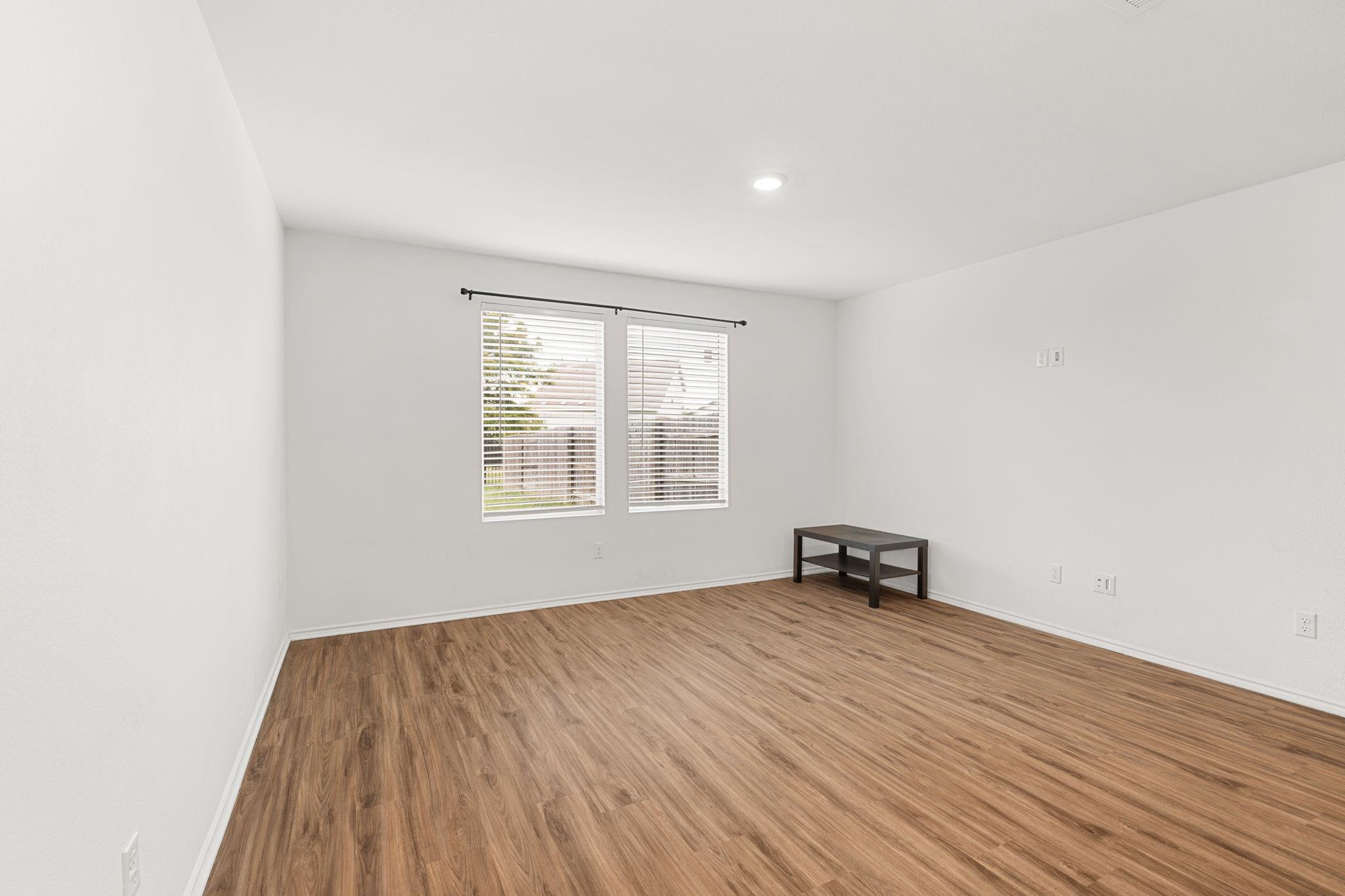 176 Andross LN