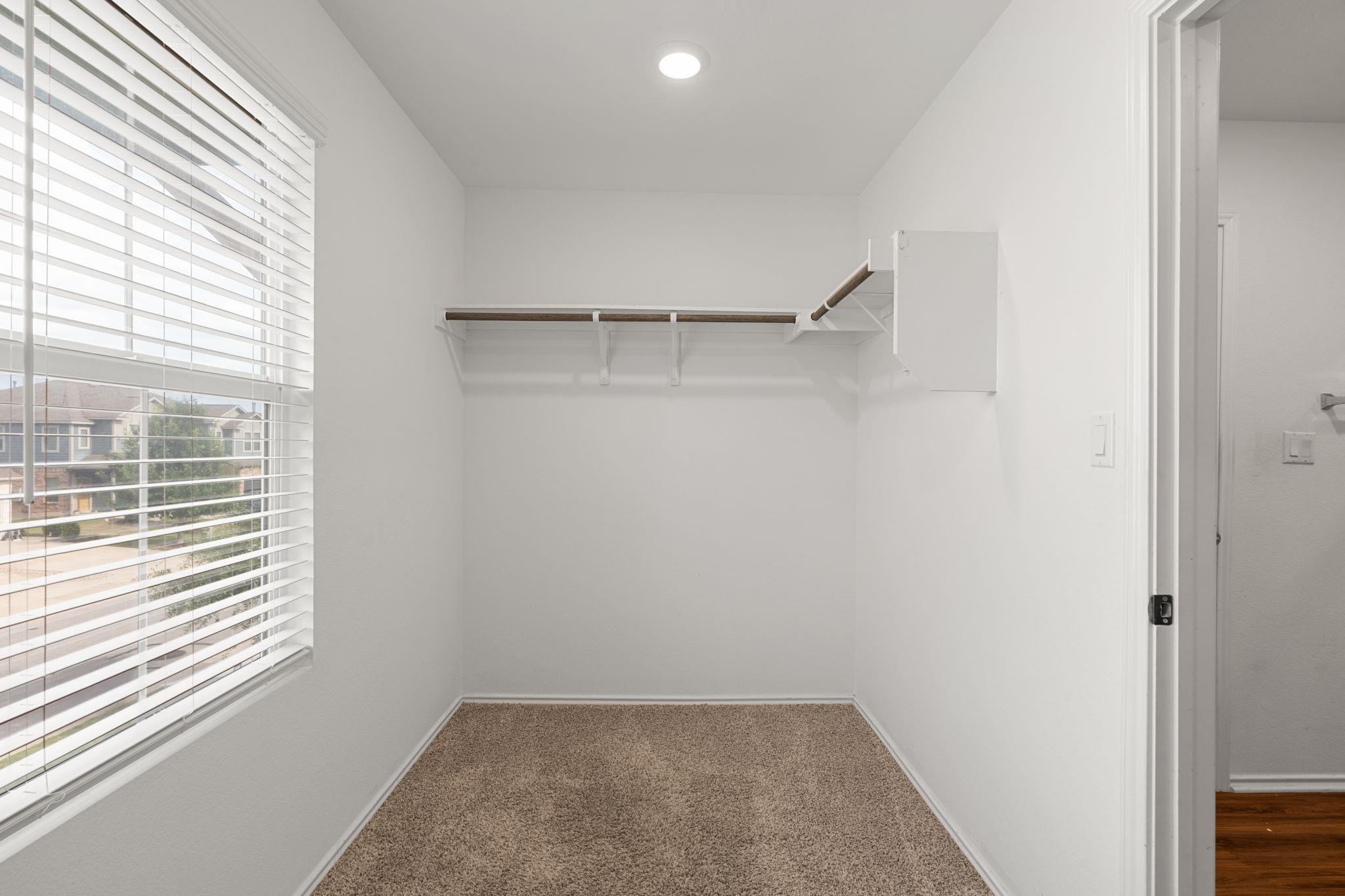 176 Andross LN
